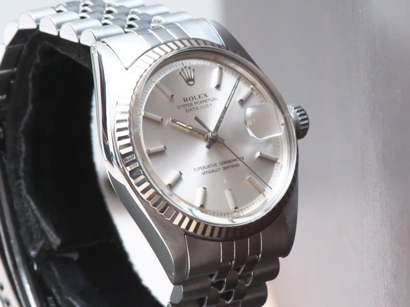 相棒は同い年。生まれ年の時計を探せ!