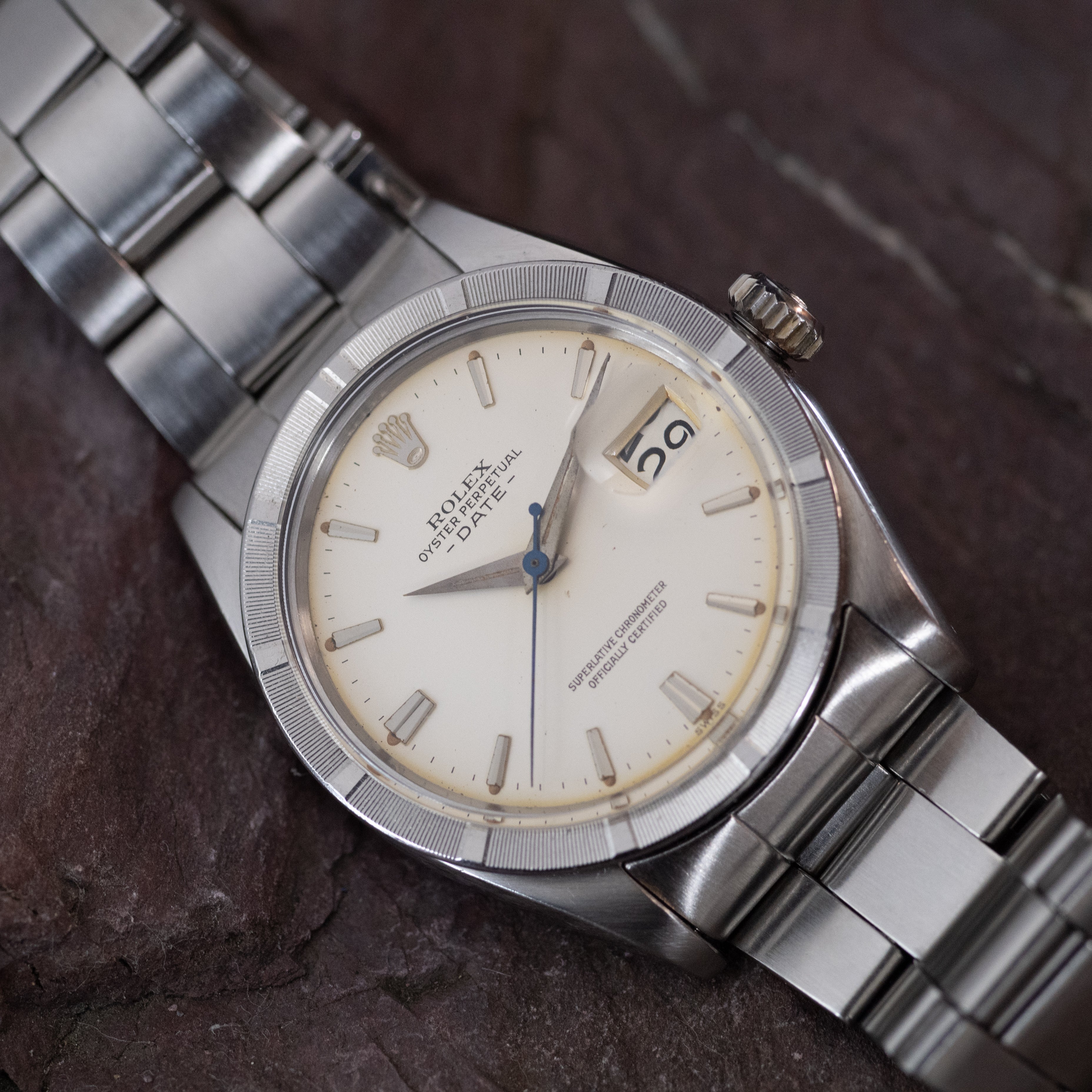 【今月の1本】藤井 翔(副店長) 34㎜のサイズ感とエンジンターンドベゼルが魅力のシンプルロレックス『オイスター パーペチュアル デイト Ref.1501』