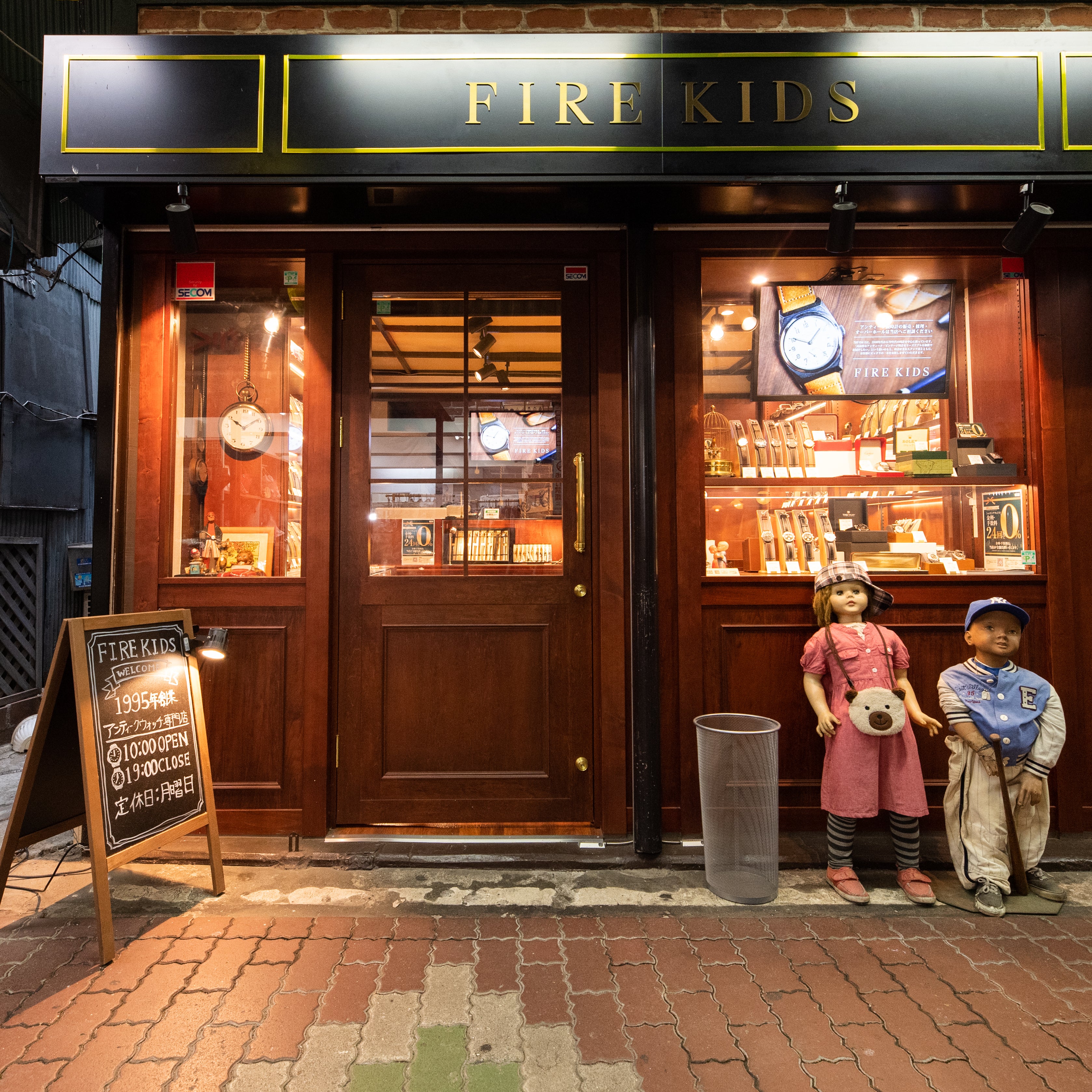 【インスタグラム・ライブ掲載14】2022.7.31 粒揃いのモデルが並ぶオメガからは、あのファーストムーンウォッチが登場!キャタピラーブレス付きの希少モデルは必見