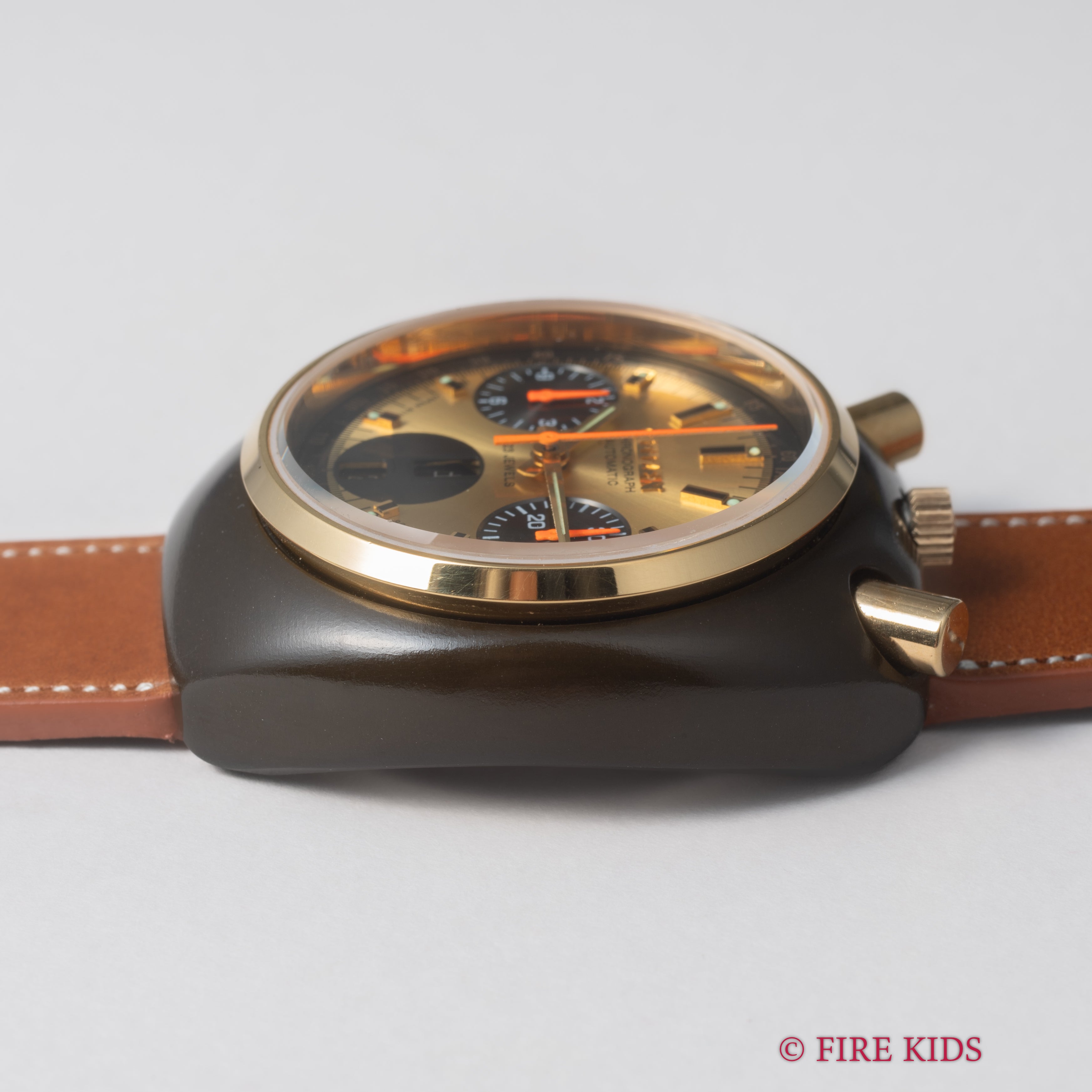 シチズン ツノクロノ チャレンジタイマー 1975年製 ブラットピット 自動巻きクロノグラフ ブラッキーケース