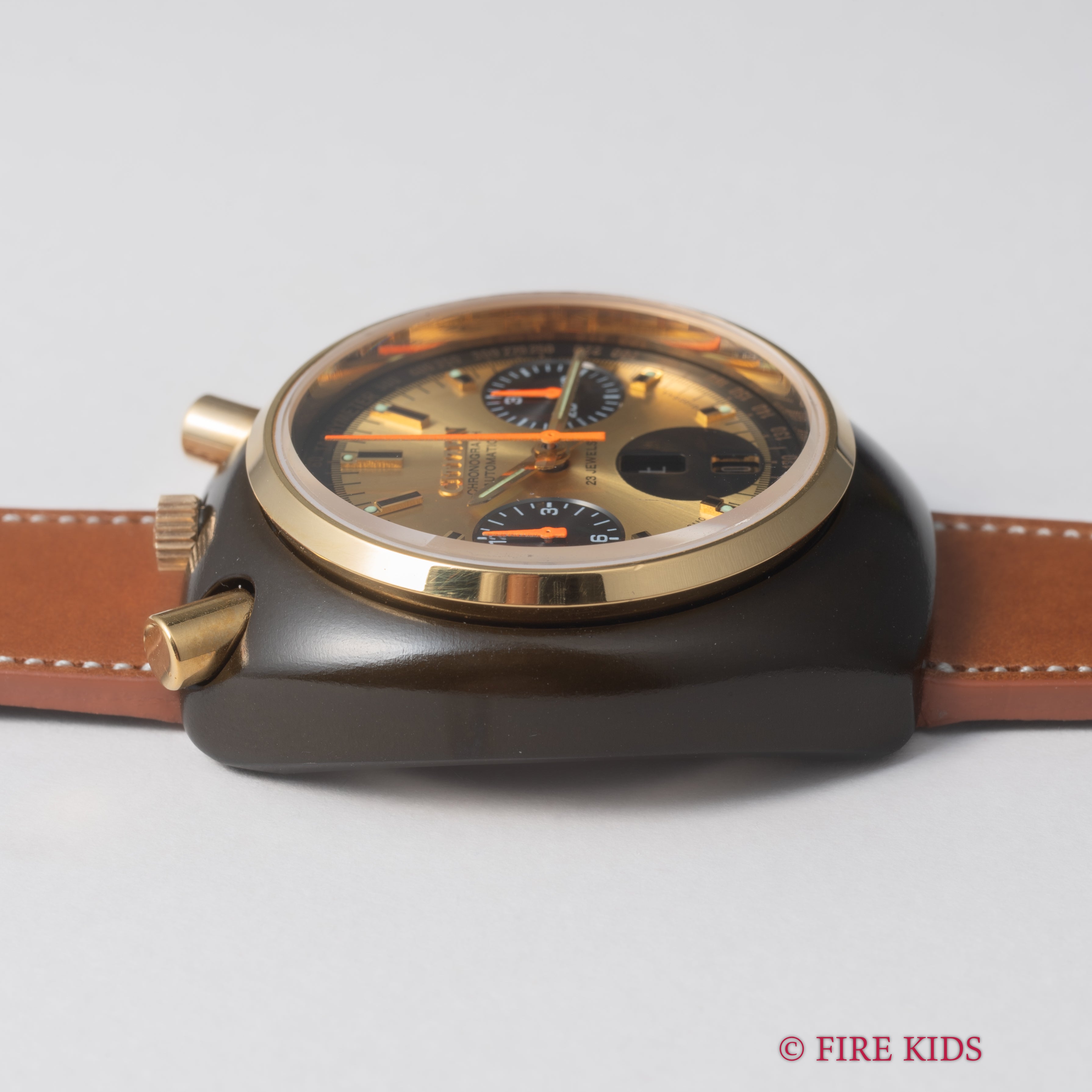 シチズン ツノクロノ チャレンジタイマー 1975年製 ブラットピット 自動巻きクロノグラフ ブラッキーケース