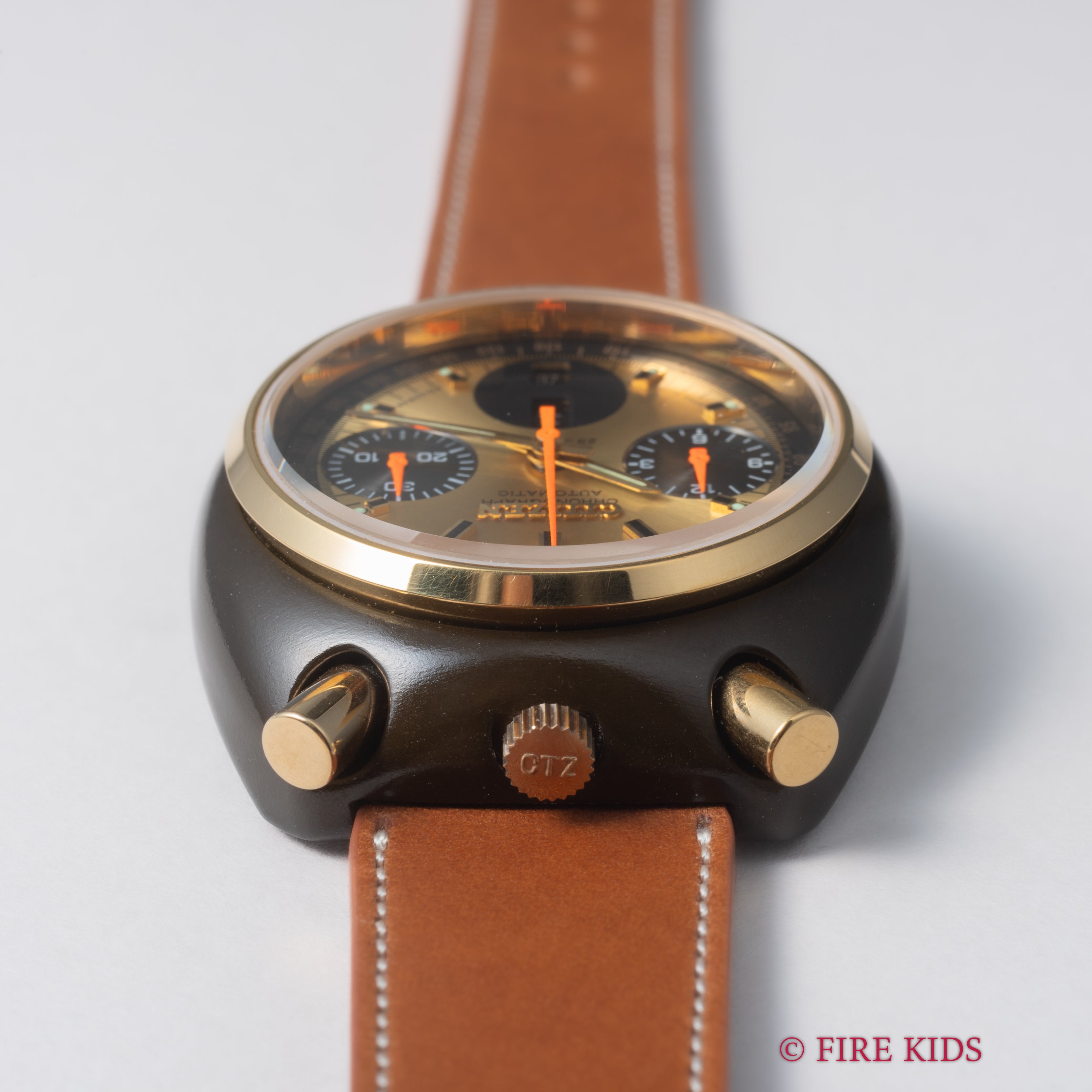 シチズン ツノクロノ チャレンジタイマー 1975年製 ブラットピット 自動巻きクロノグラフ ブラッキーケース