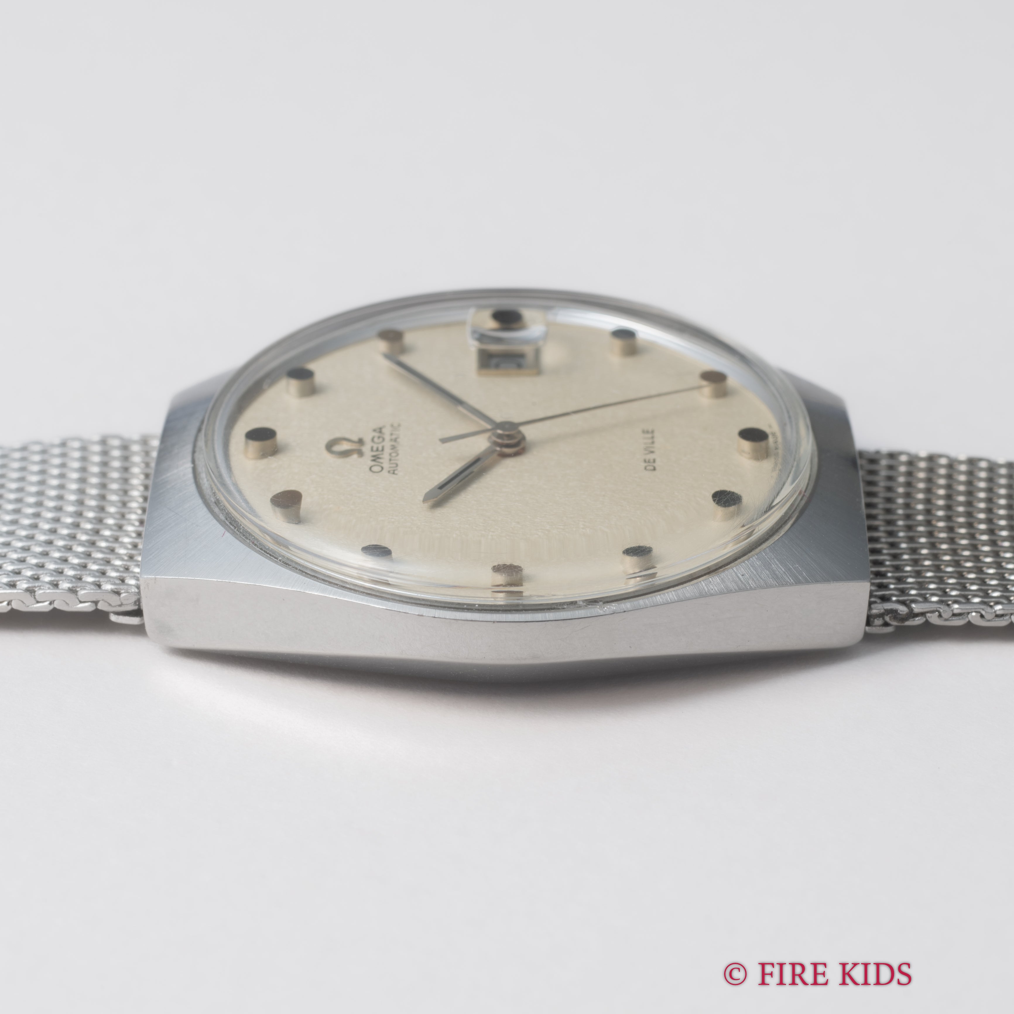 オメガ デ・ヴィル 自動巻き ドットインデックス 1969年製 Cal.1002 ワンピースケース