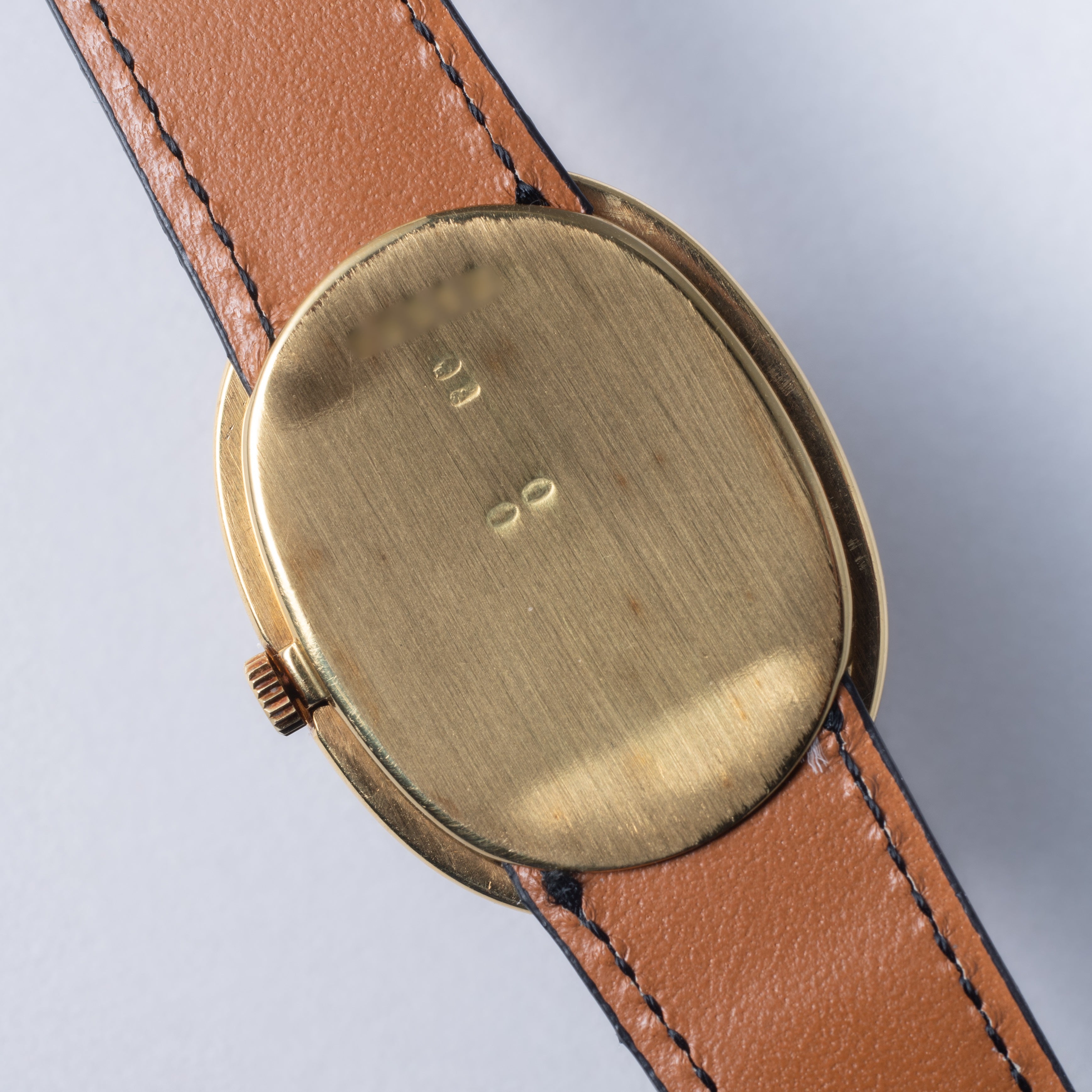 エルメス オーデマ・ピゲ 18金無垢オーバルケース 1970年代製 手巻き 純正金無垢尾錠