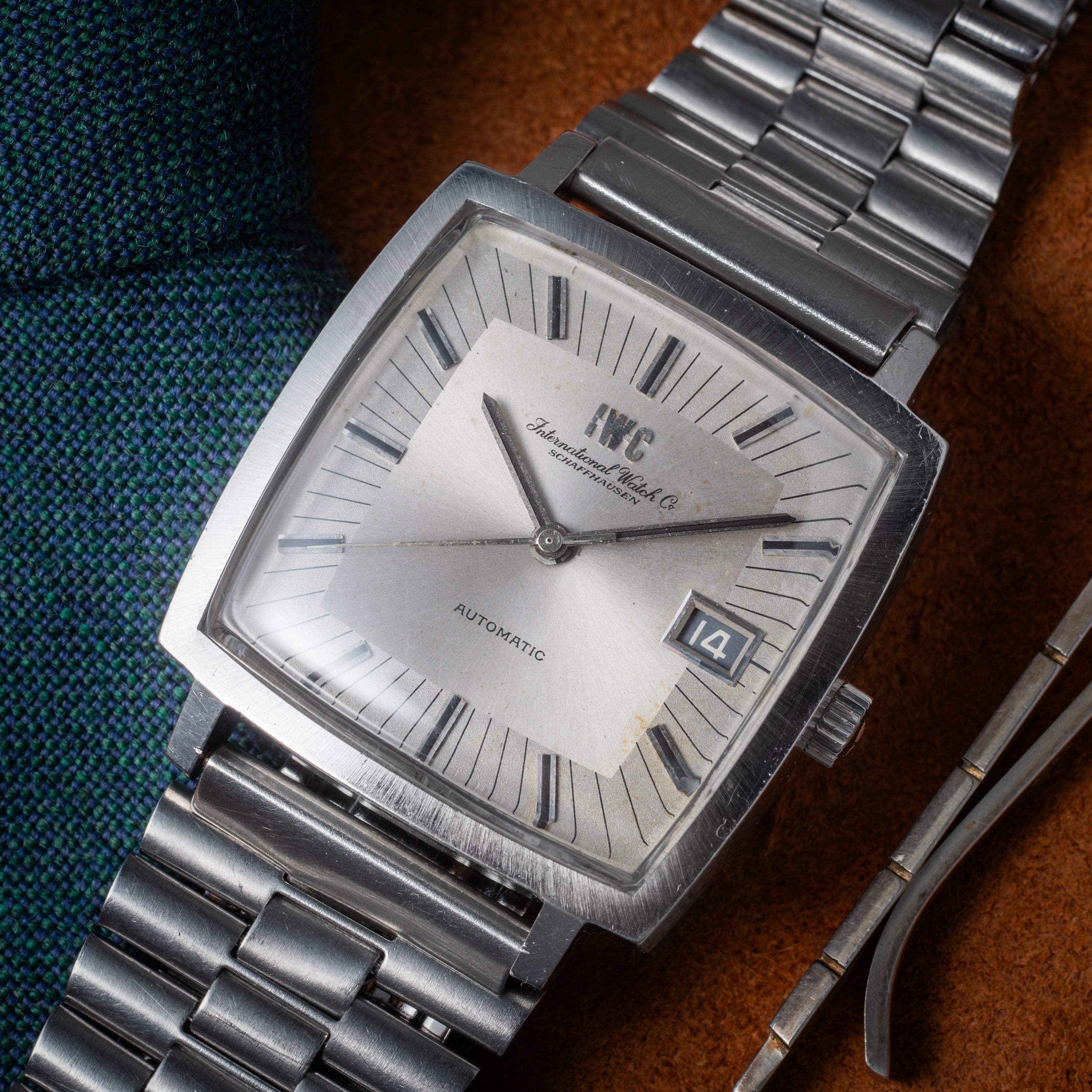 IWC スクエアオートマチック 1970年製(昭和45年製)Cal.8541B 純正ブレス付き