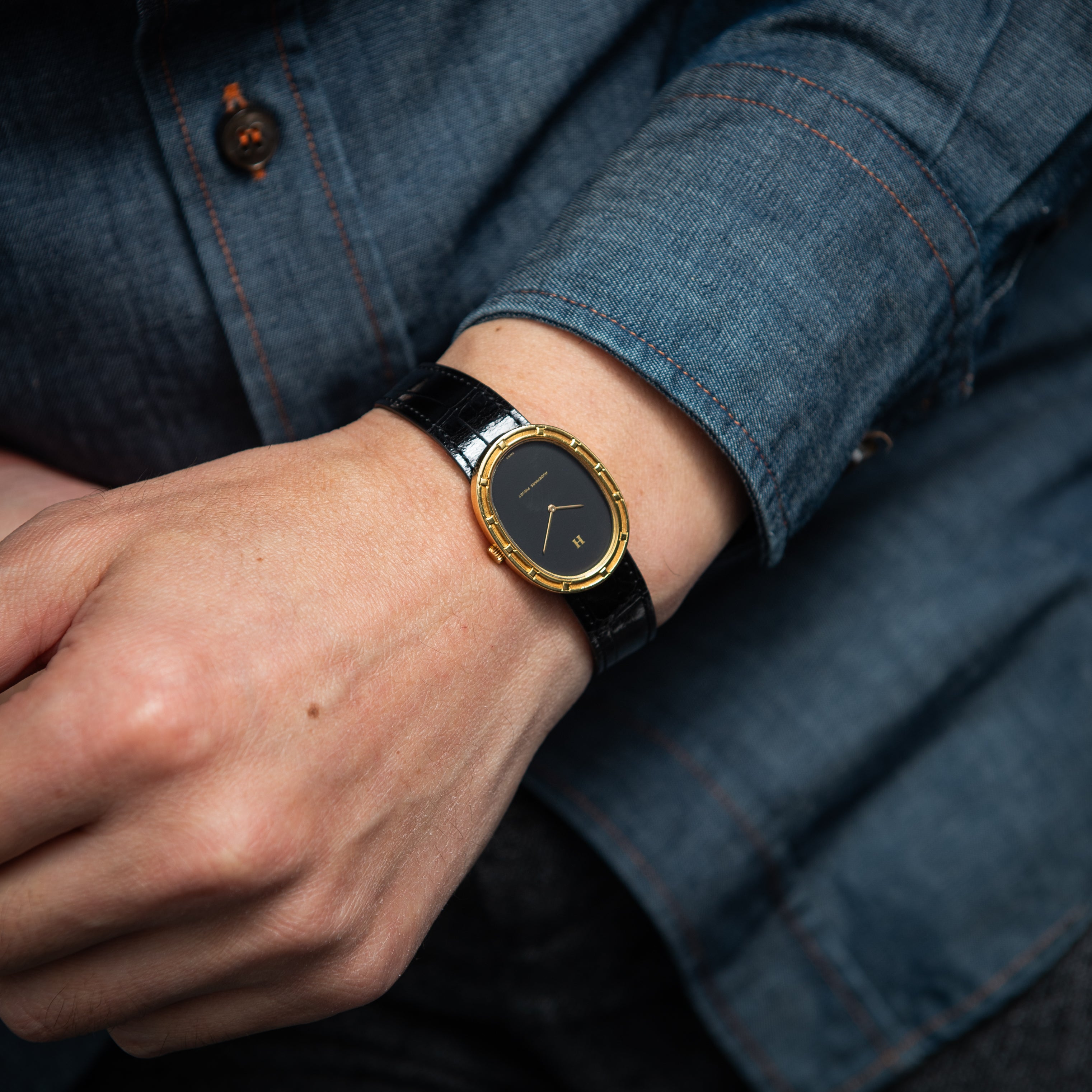 エルメス オーデマ・ピゲ 18金無垢オーバルケース 1970年代製 手巻き 純正金無垢尾錠