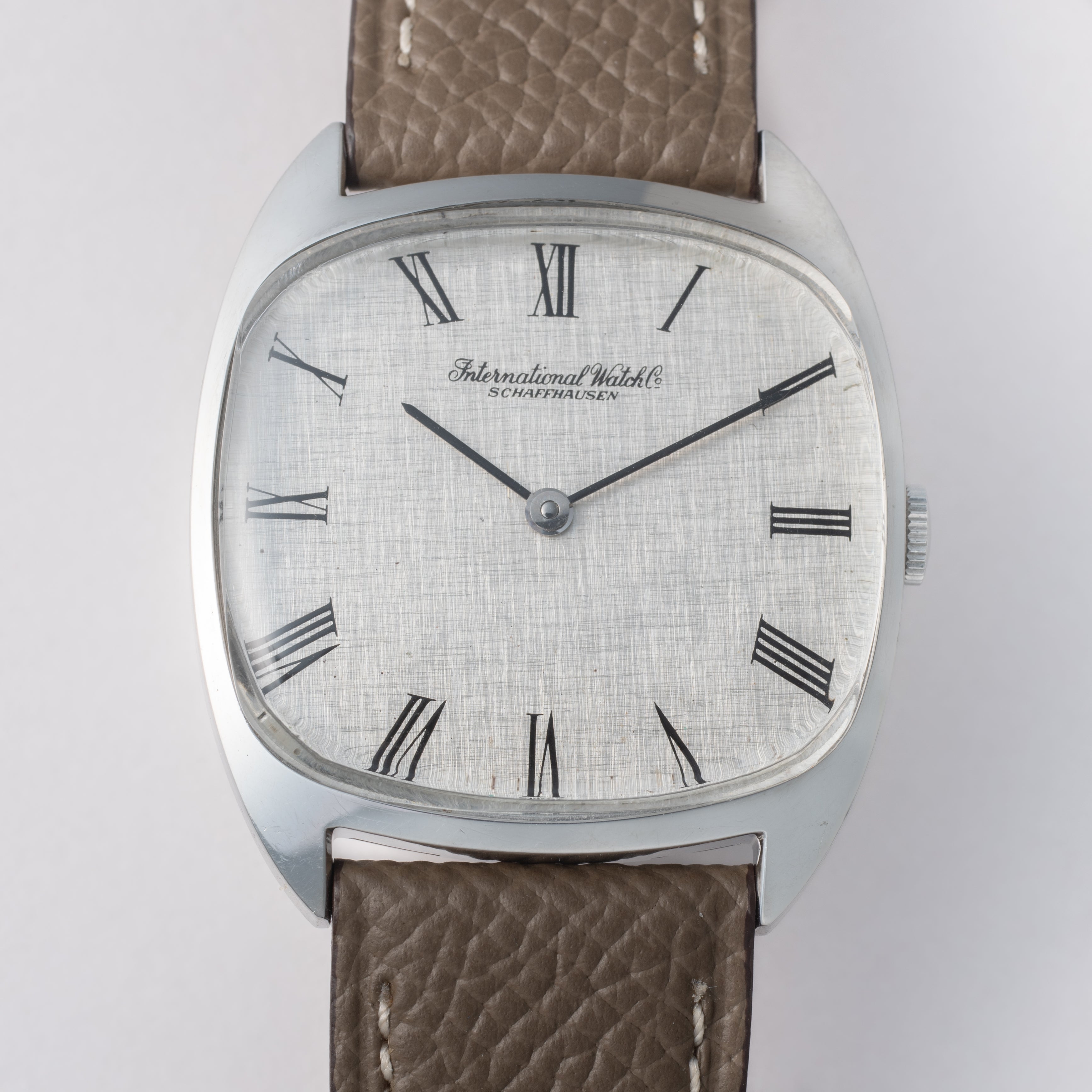 IWC テレビスクリーン 1974年製 Cal.423 手巻き ローマンリネンダイヤル 純正尾錠付き