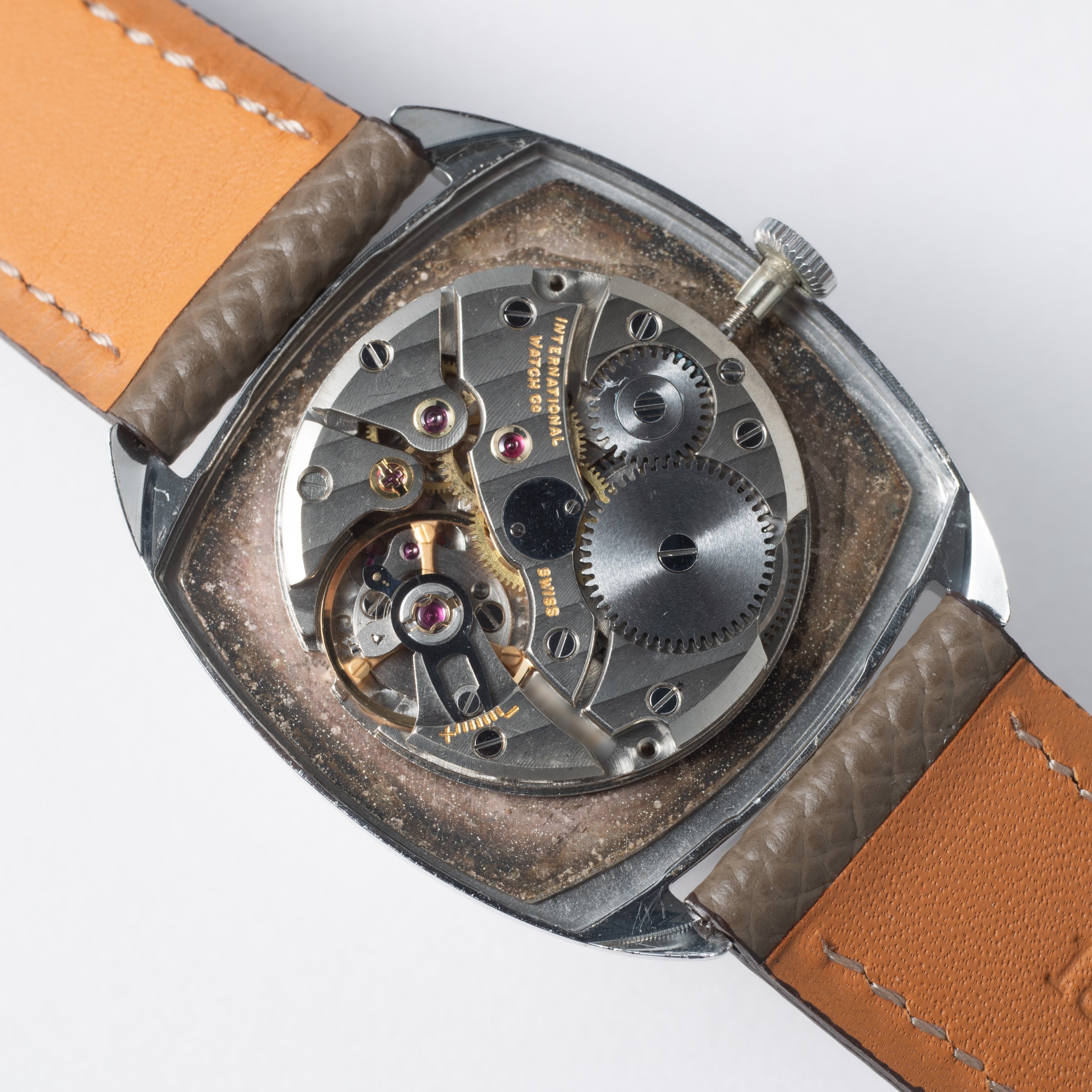 IWC テレビスクリーン 1974年製 Cal.423 手巻き ローマンリネンダイヤル 純正尾錠付き