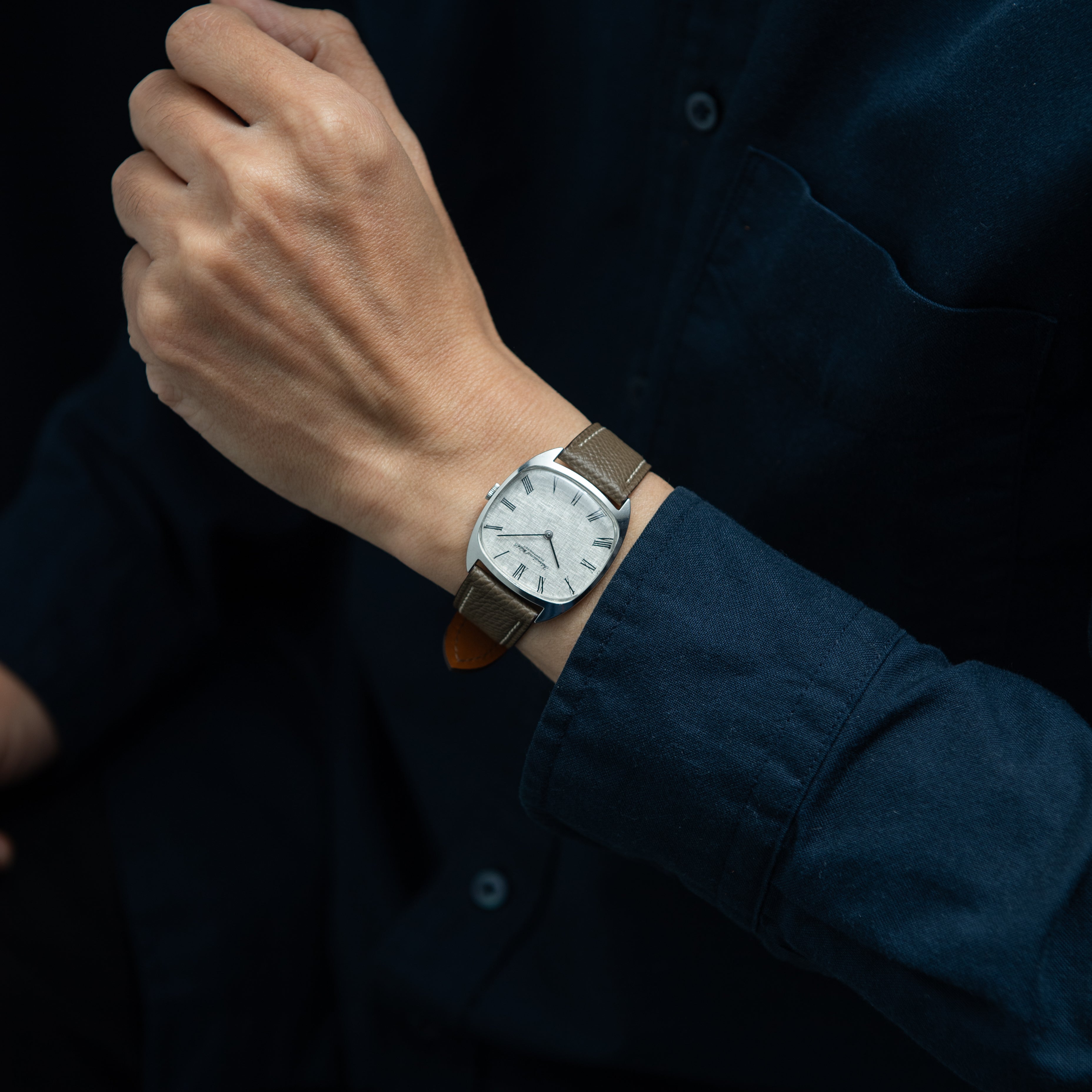 IWC テレビスクリーン 1974年製 Cal.423 手巻き ローマンリネンダイヤル 純正尾錠付き