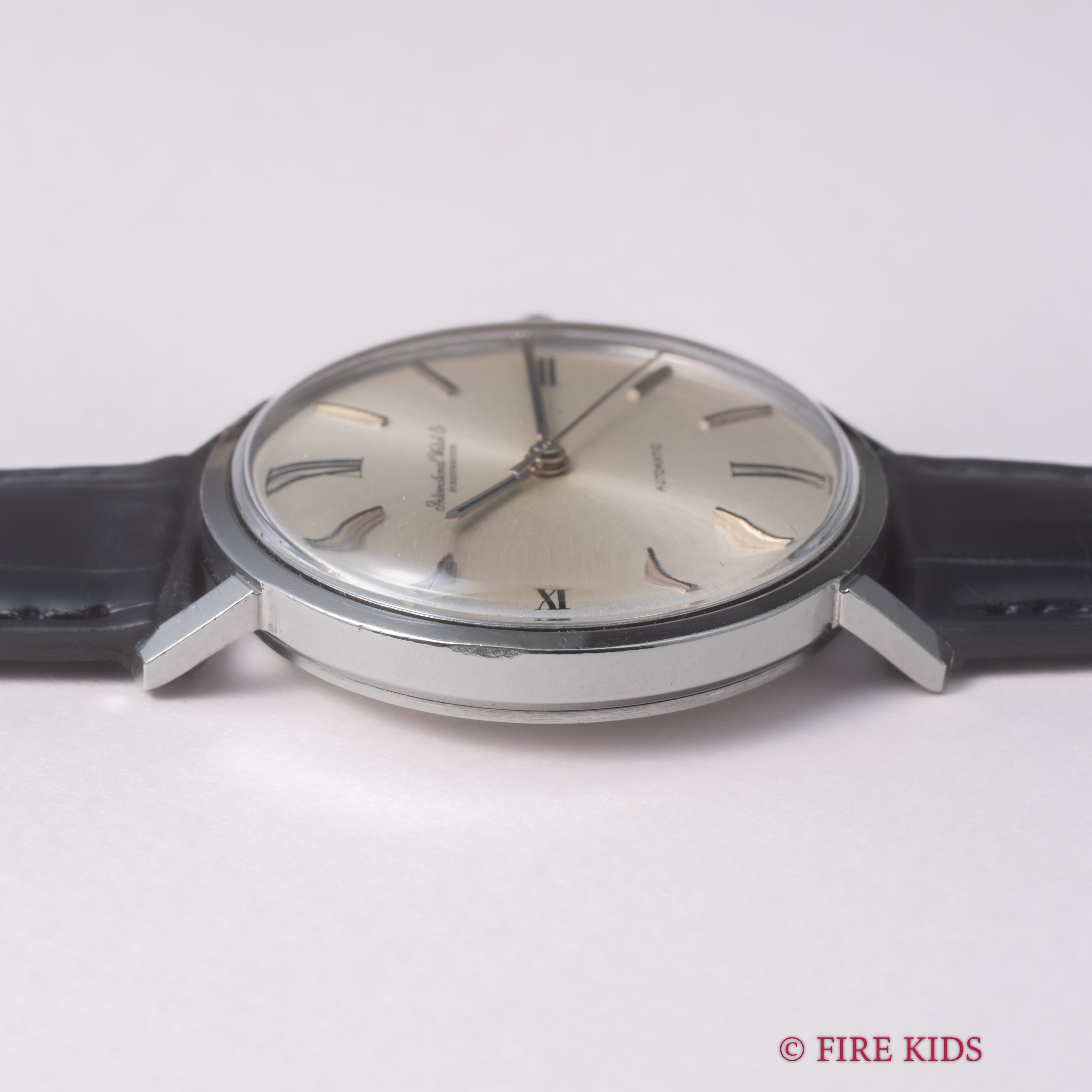 IWC 1964年製 ラウンドケース ペラトン式自動巻き Cal.854 飛びローマンダイヤル Ref.818A
