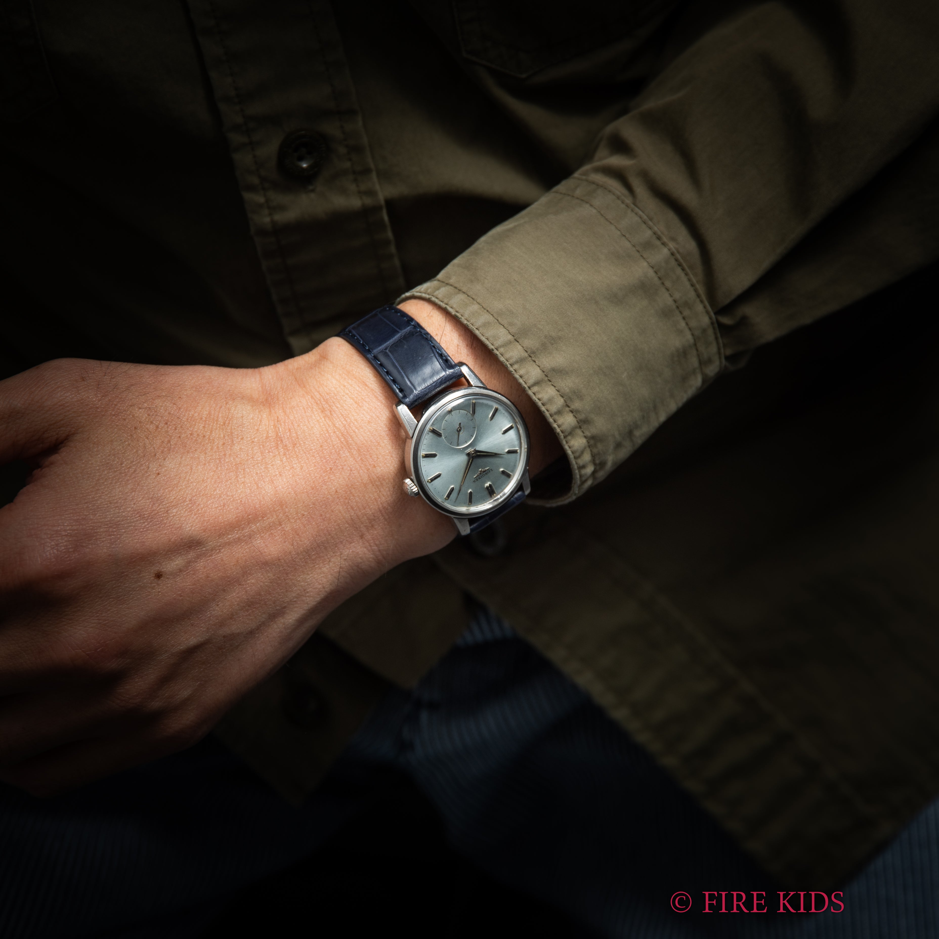 ロンジン ラウンドケース 手巻き スモールセコンド 1960年代 アイスブルーダイヤル アーカイブ付き