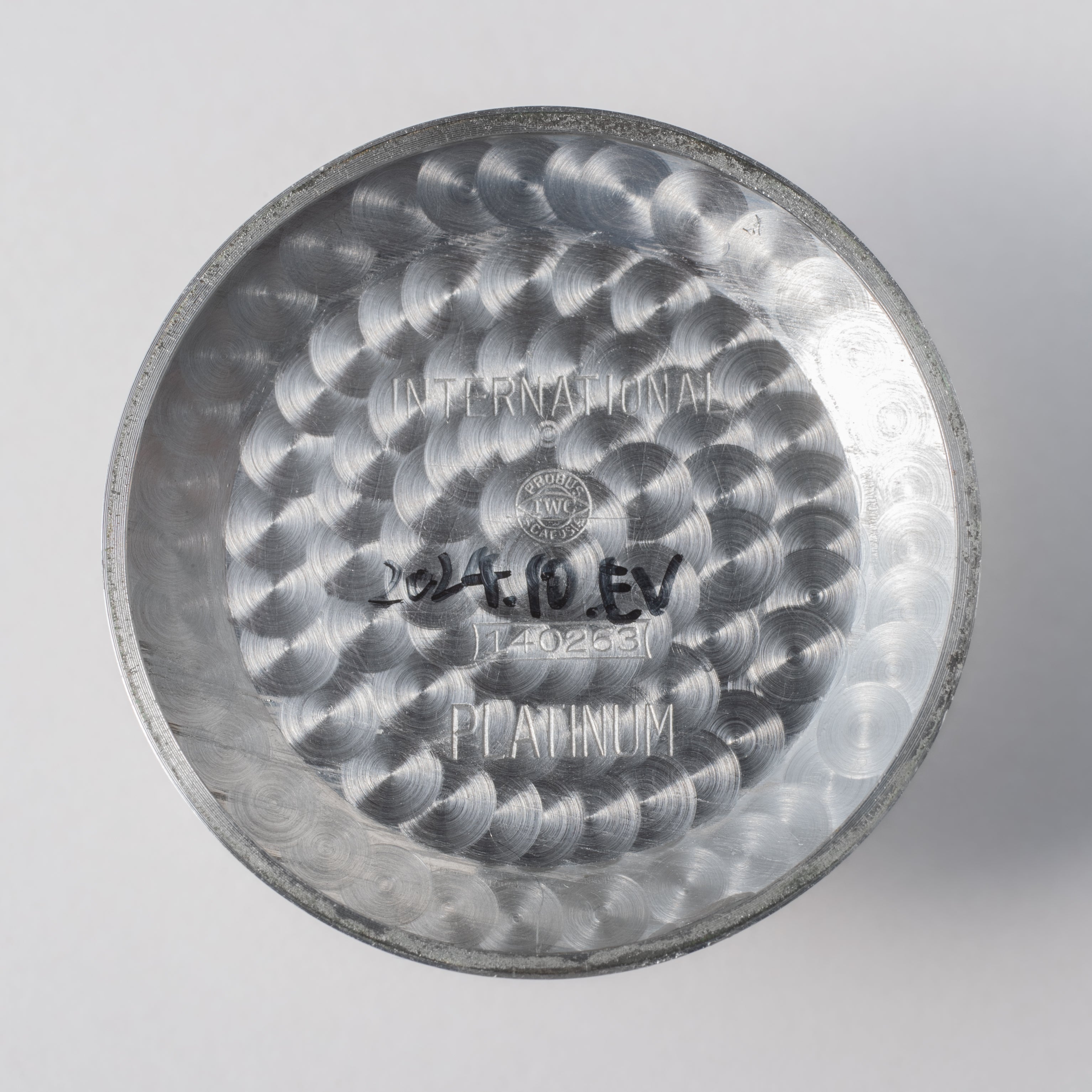 IWC プラチナラウンドケース 1960年製/昭和35年製 寄り目 Cal.8531 砲弾インデックス Ref.140263