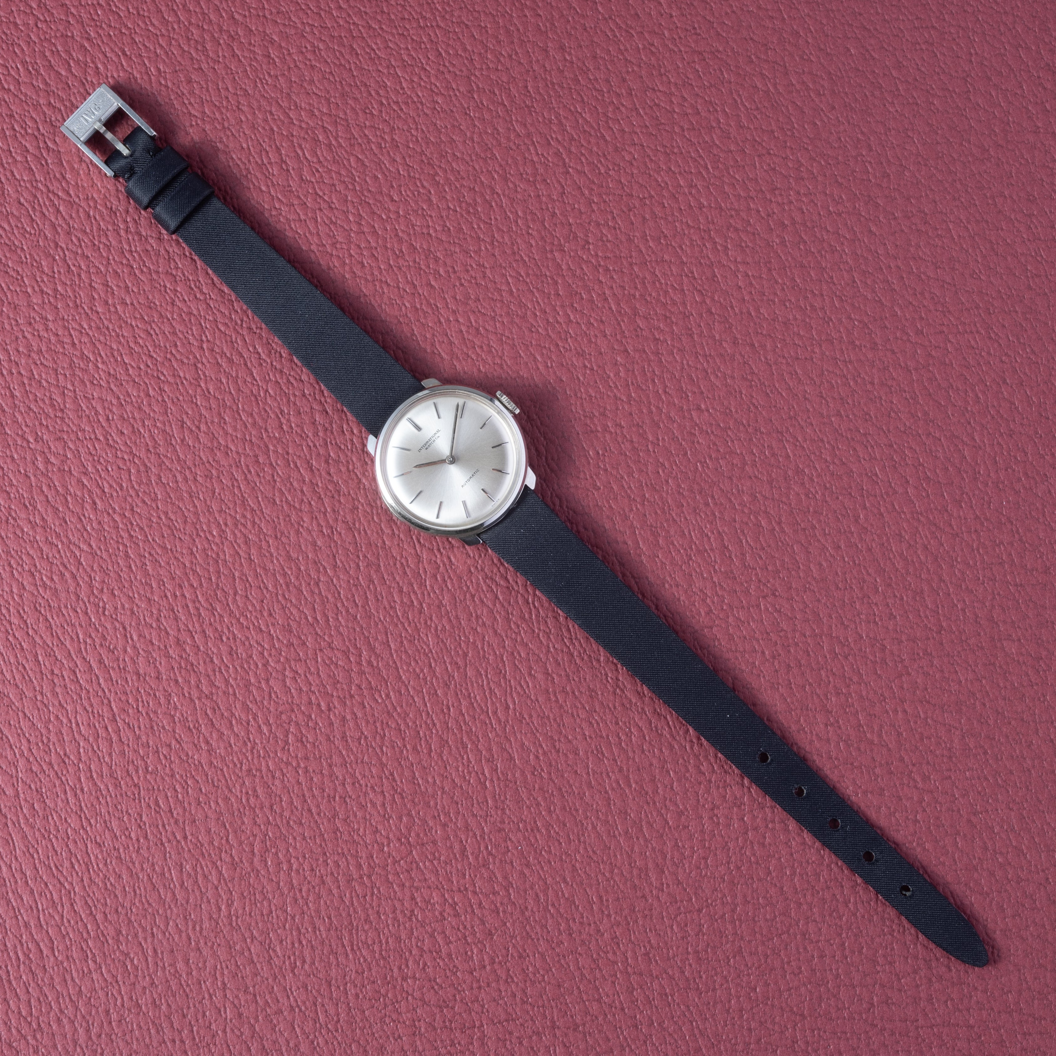 IWC ラウンドモデル レディース 1969年製 ペラトン式自動巻き Cal.44 純正革ベルト尾錠付き