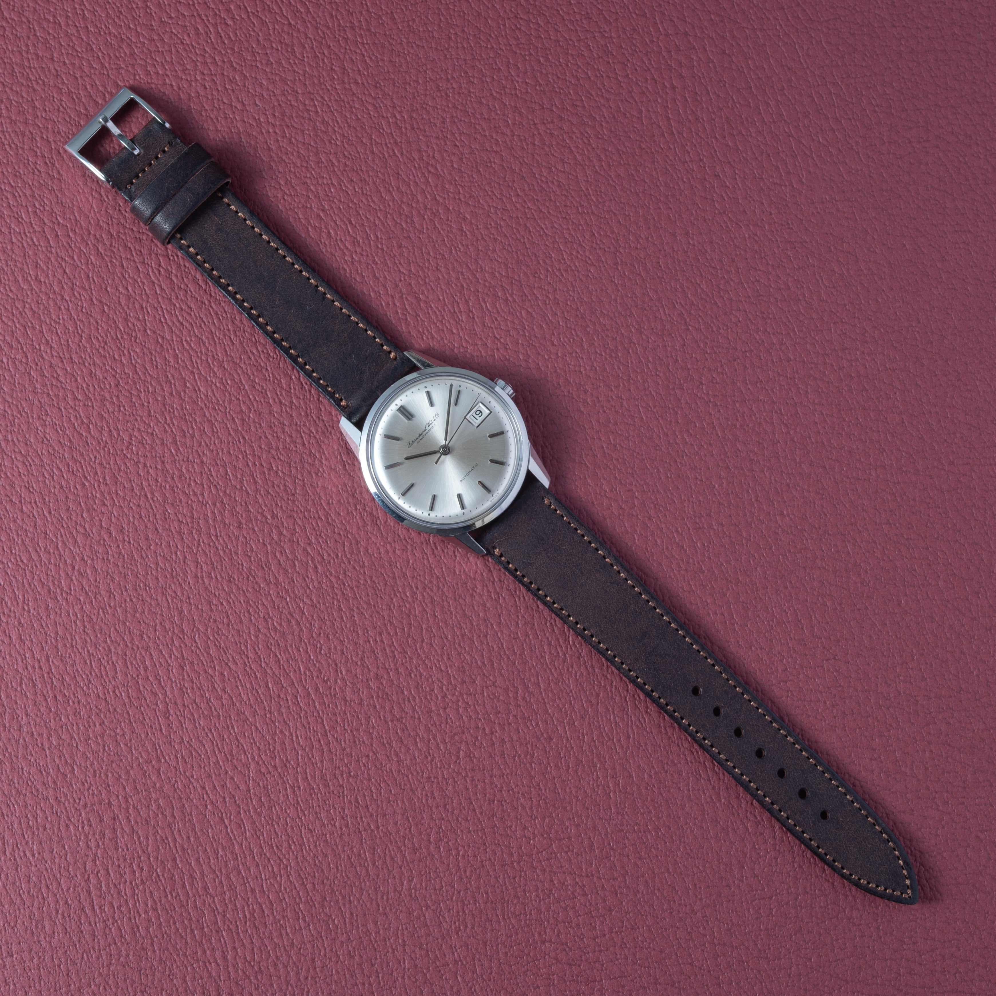 IWC 1967年製 ラウンドモデル ペラトン式自動巻き Cal.8541 筆記体ロゴ