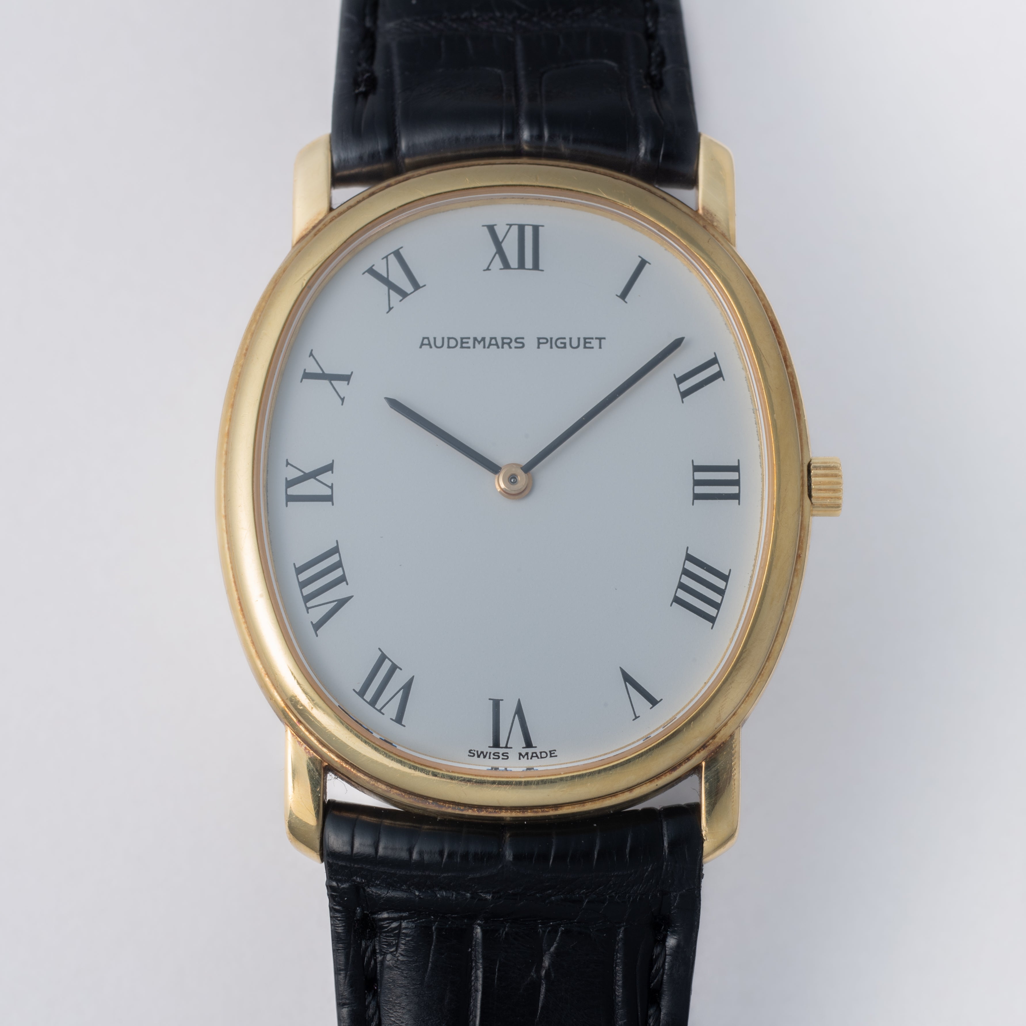 オーデマ・ピゲ ホワイトローマン 18金無垢トノーケース 1980年代製 手巻き Cal.K2080 純正尾錠付き