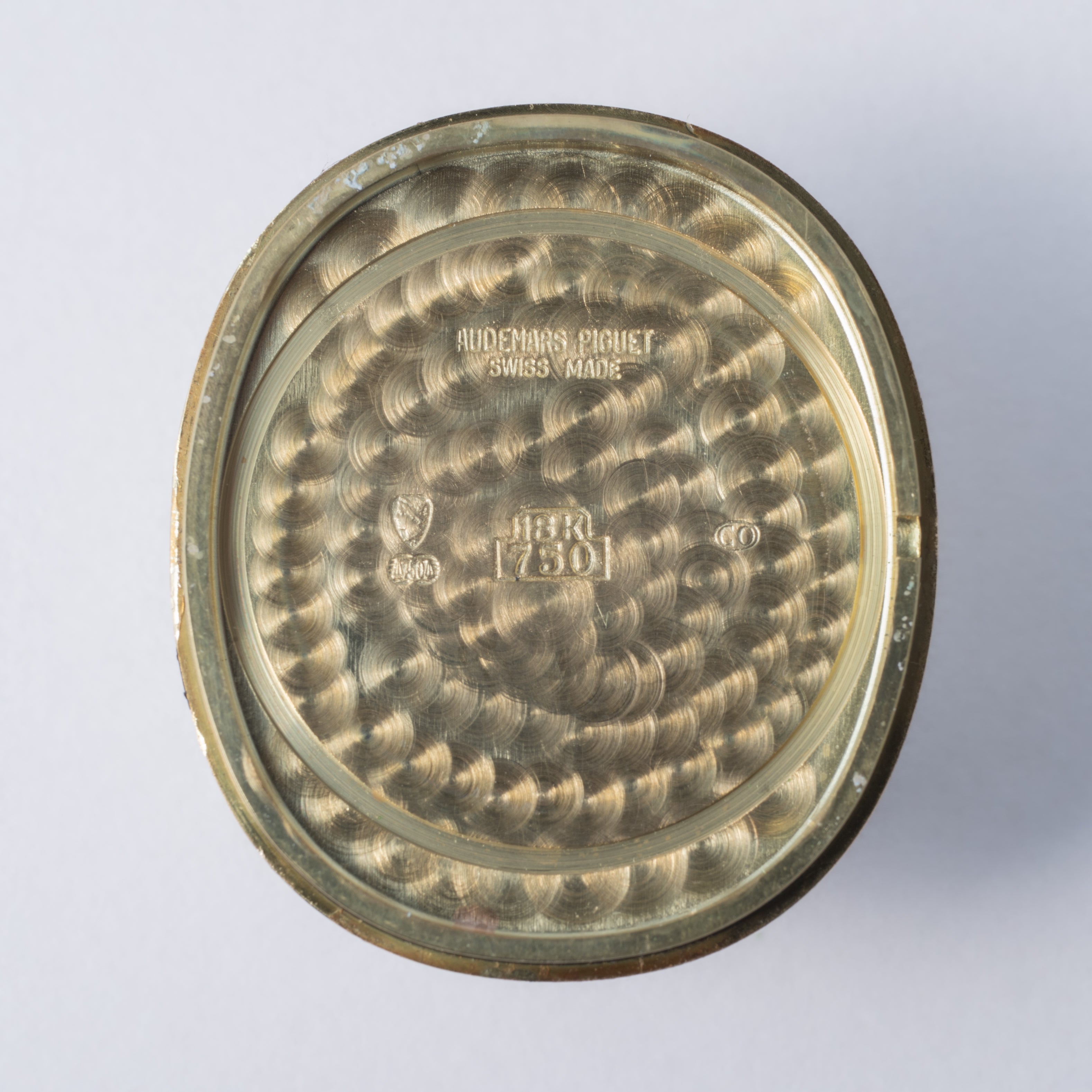 オーデマ・ピゲ ホワイトローマン 18金無垢トノーケース 1980年代製 手巻き Cal.K2080 純正尾錠付き