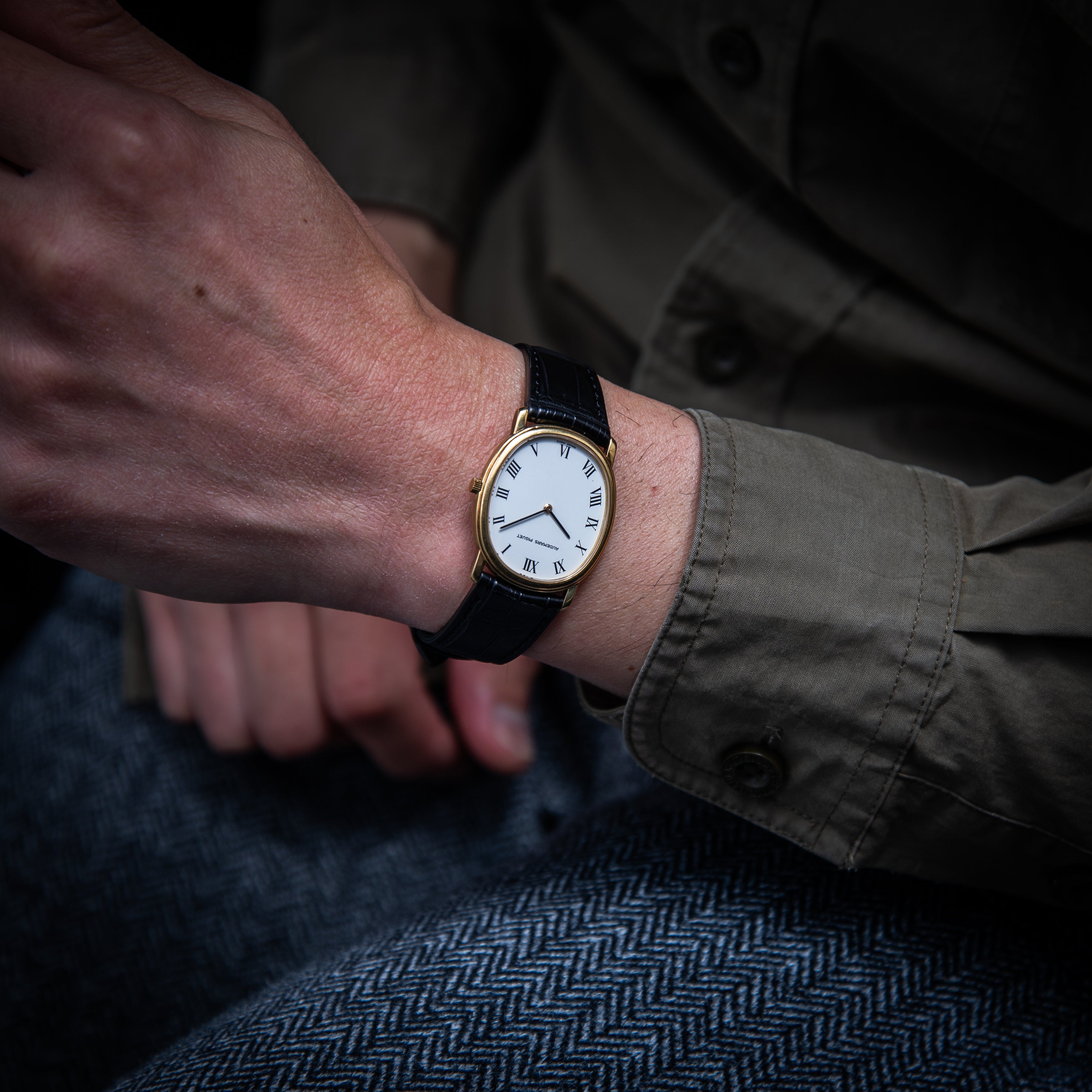 オーデマ・ピゲ ホワイトローマン 18金無垢トノーケース 1980年代製 手巻き Cal.K2080 純正尾錠付き