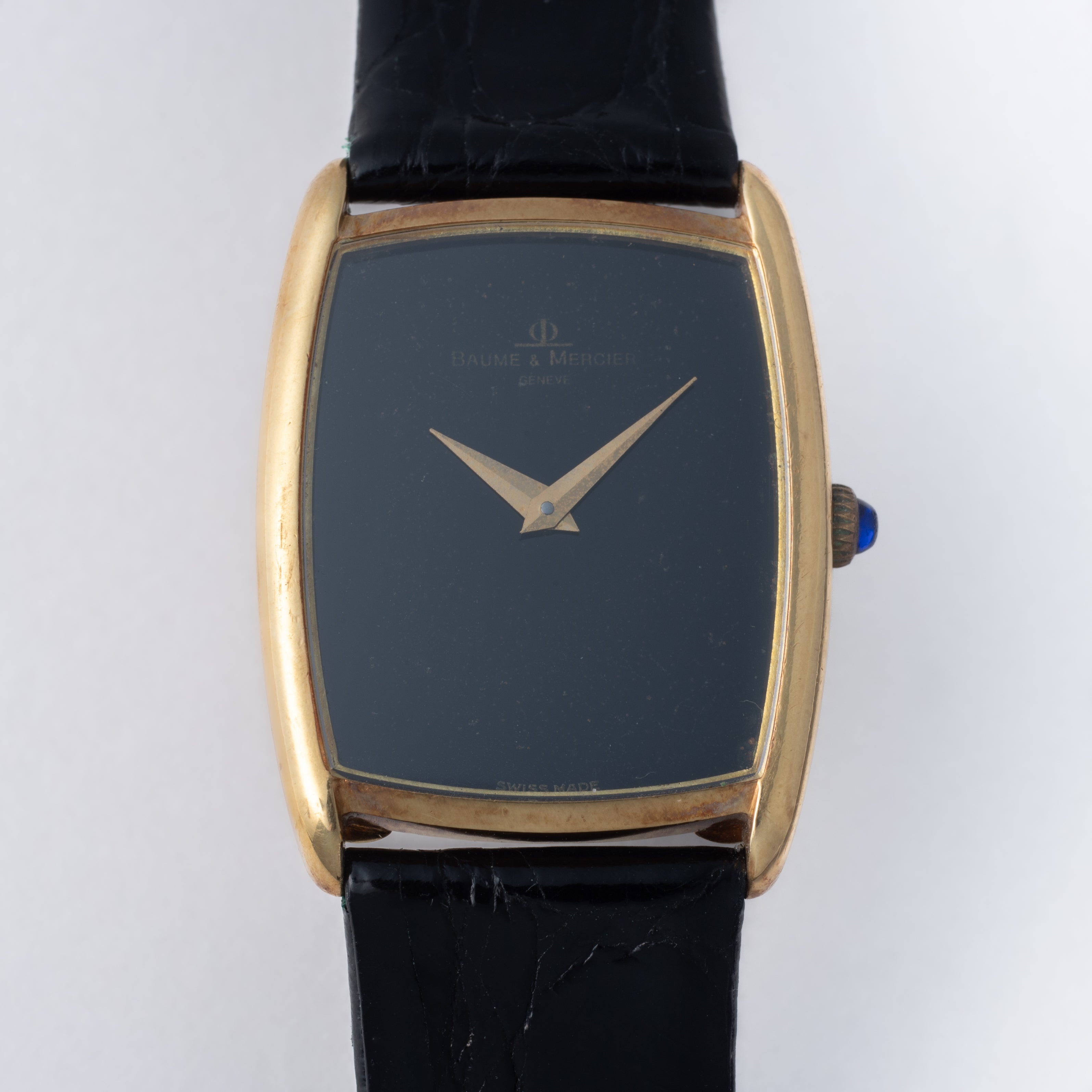 ボーム&メルシエ 18金無垢トノーケース ブラックダイヤル 薄型手巻き 金張り尾錠