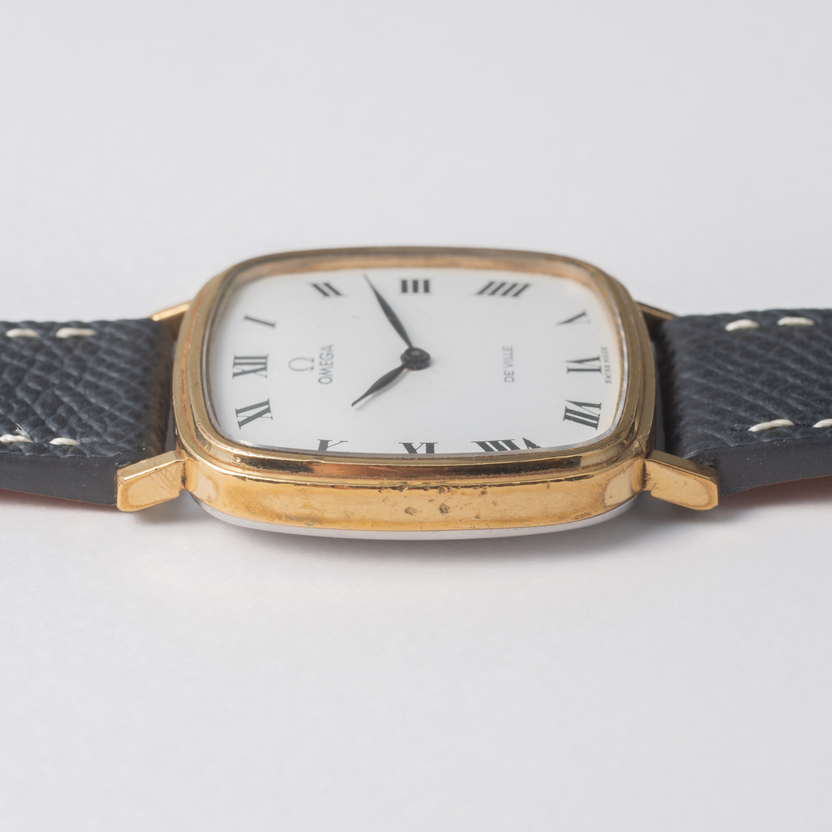 オメガ デ・ヴィル クッションケース ホワイトローマンダイヤル 金張り 1969年製