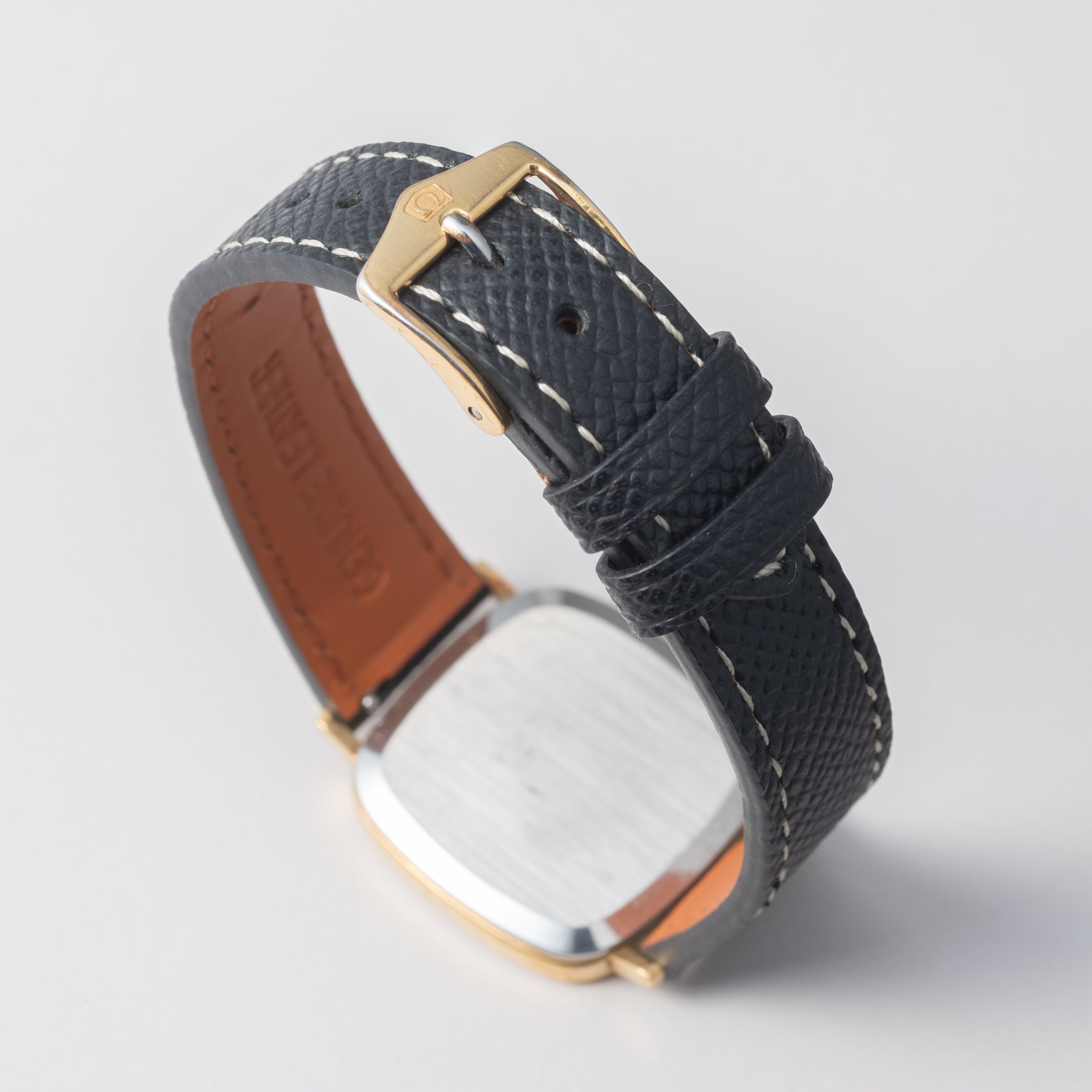 オメガ デ・ヴィル クッションケース ホワイトローマンダイヤル 金張り 1969年製