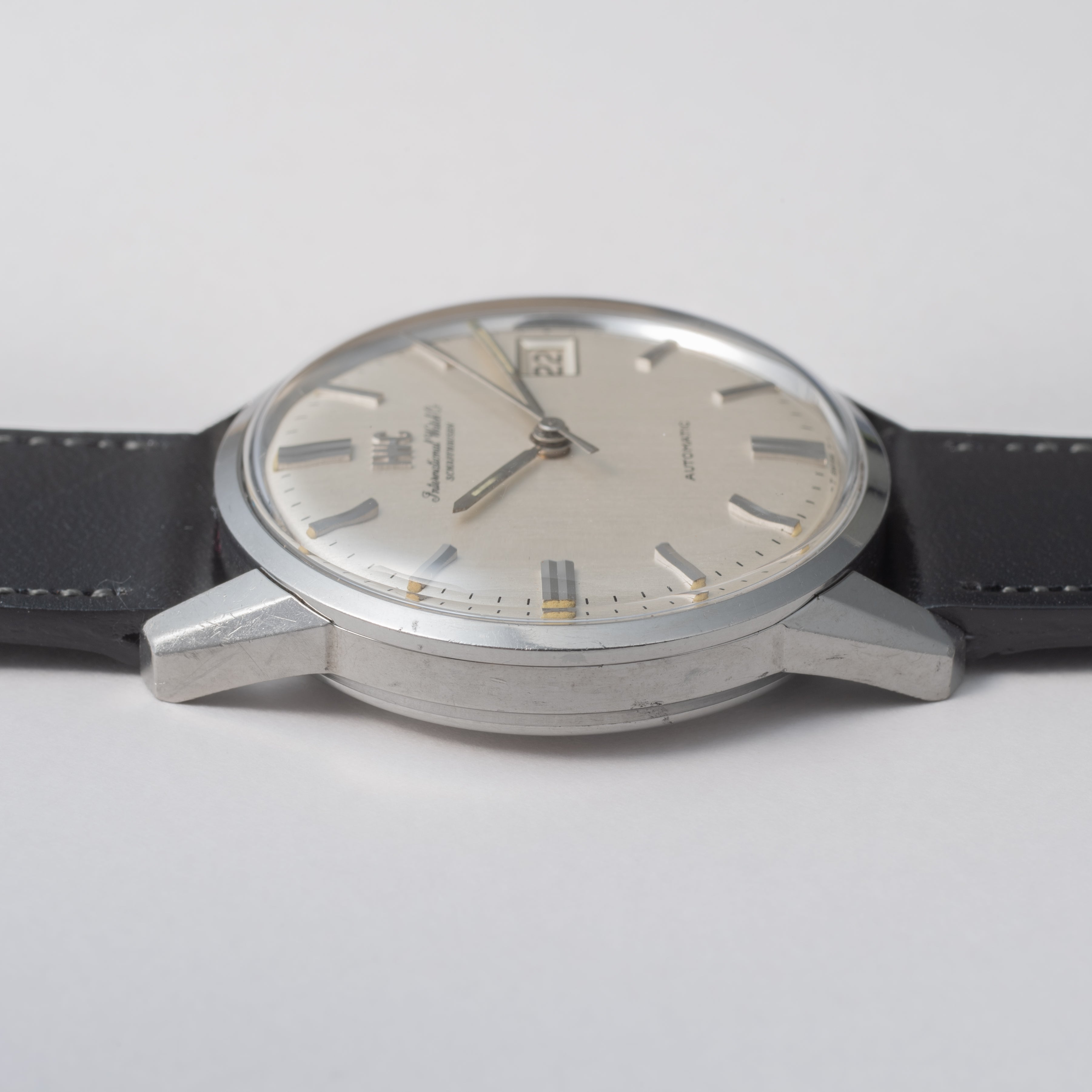 IWC ラウンドモデル ペラトン式自動巻き Cal.8541B 筆記体ロゴ