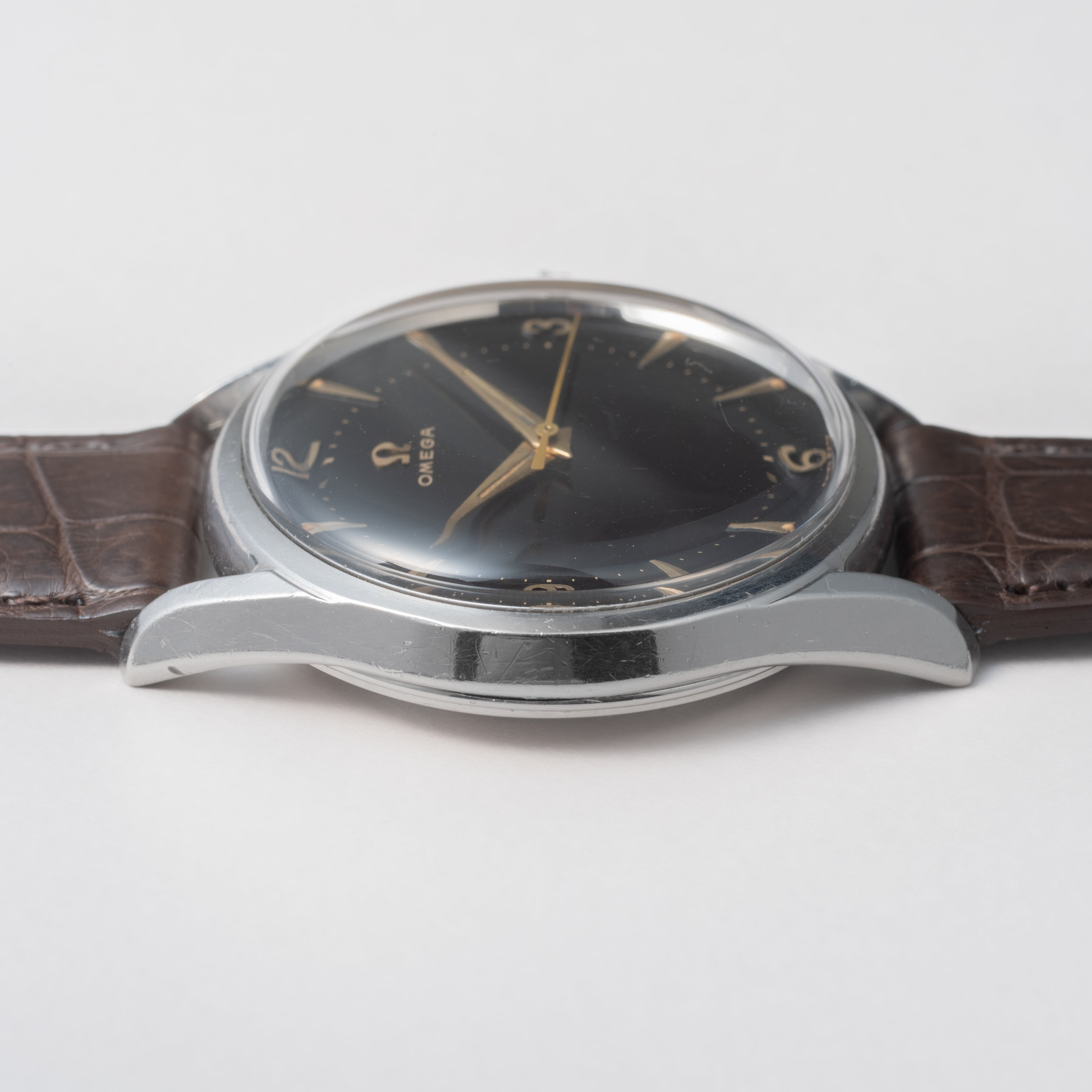 オメガ 30mmキャリバー 1952年製 ブラックミラーダイヤル 手巻き Cal.283