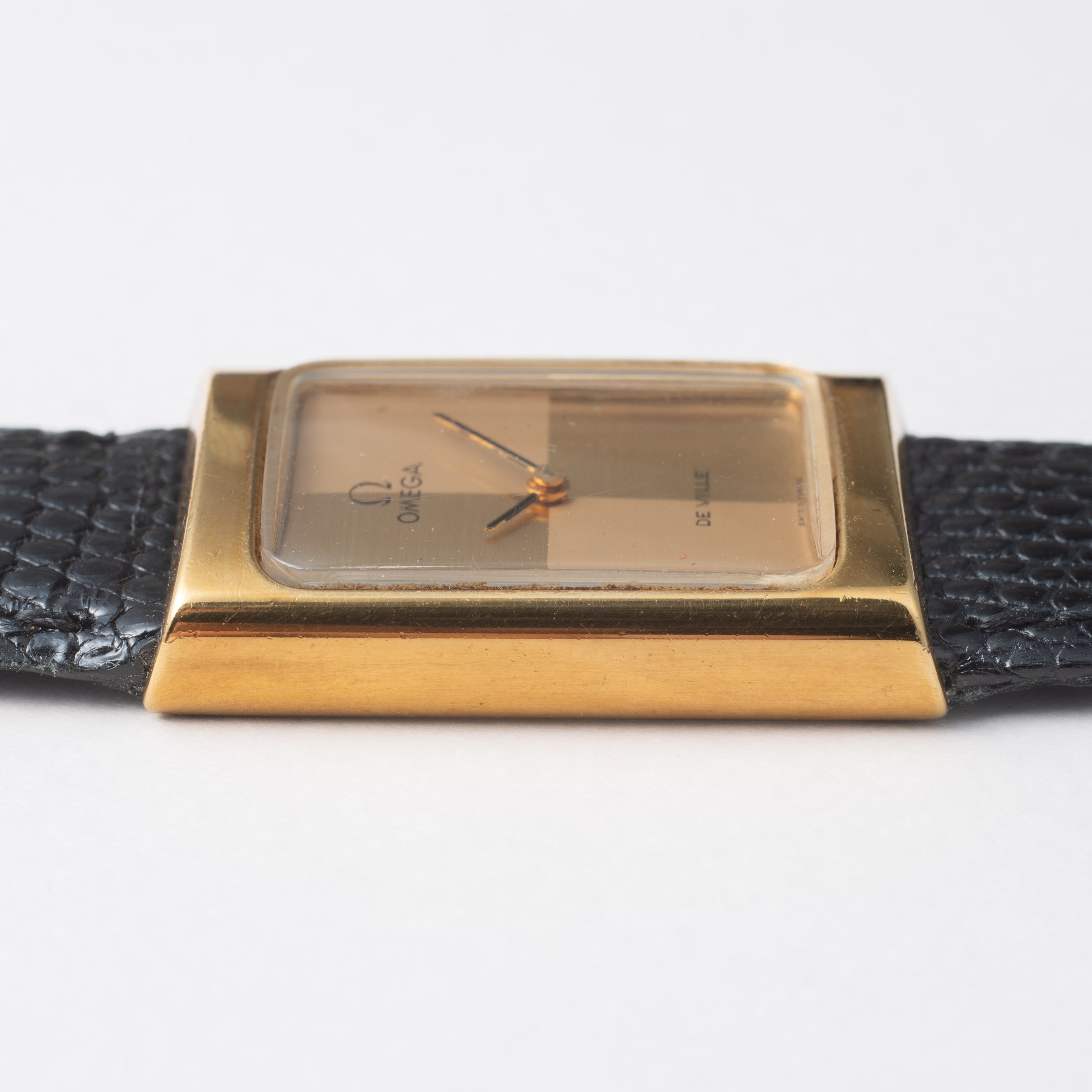 オメガ デ・ヴィル 金張り角型ケース クロスダイヤル 1973年製 手巻き