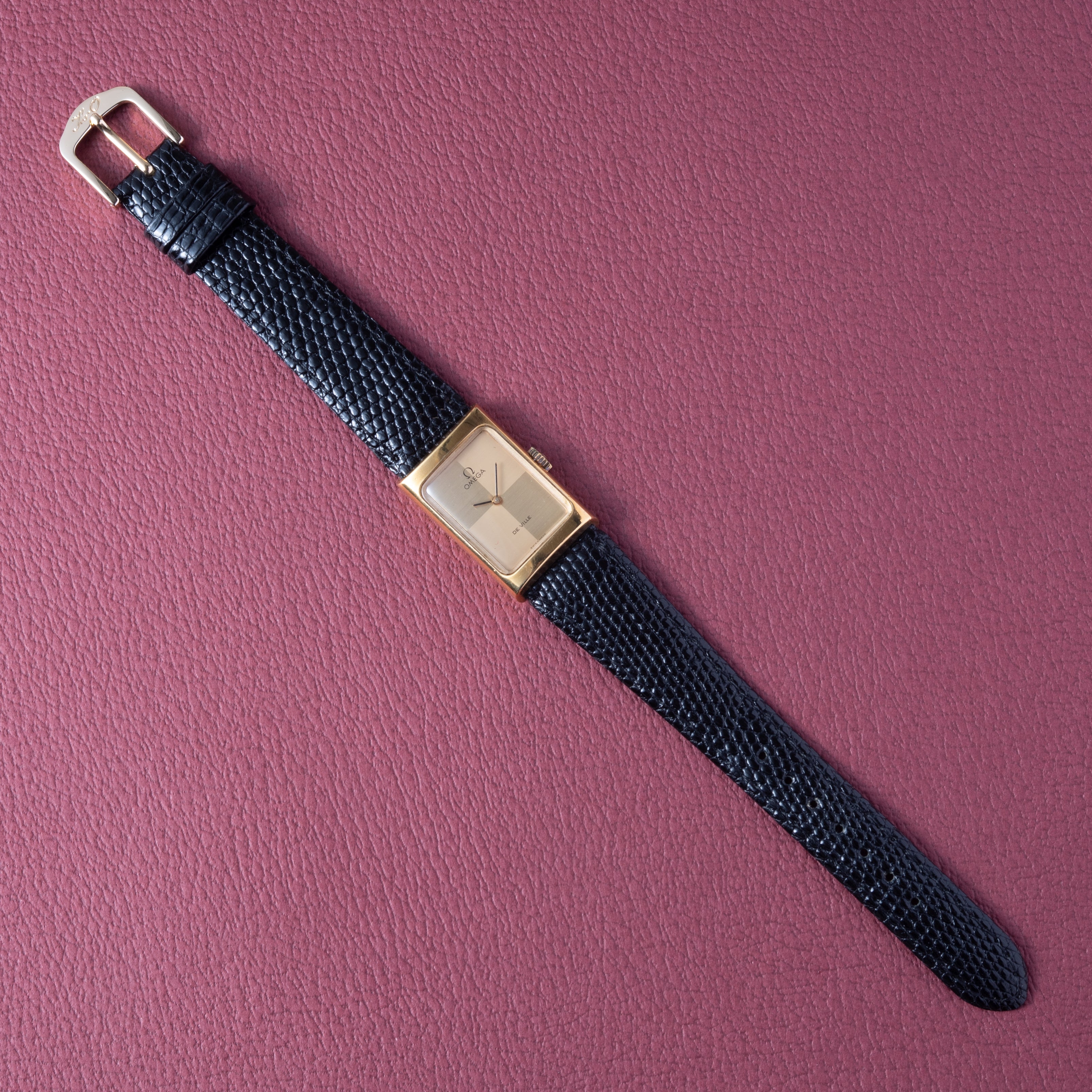 オメガ デ・ヴィル 金張り角型ケース クロスダイヤル 1973年製 手巻き