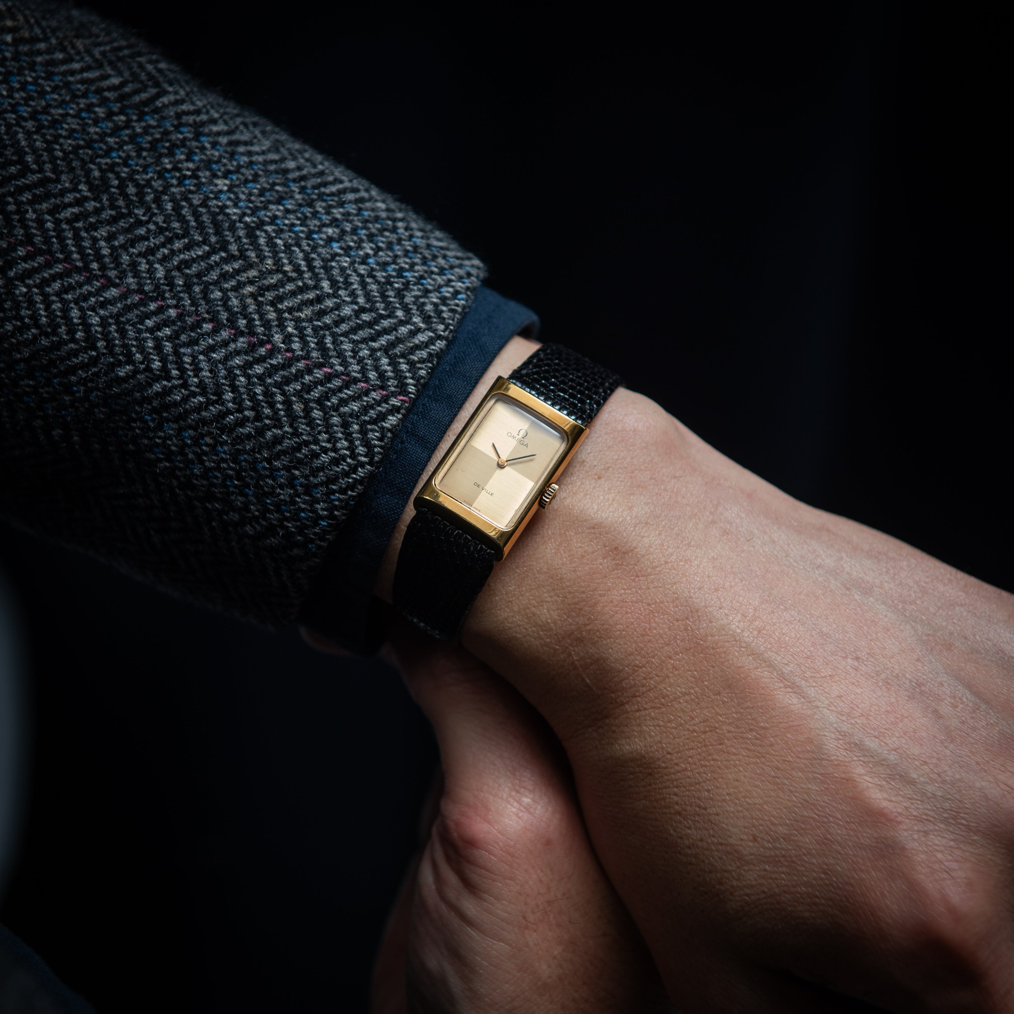 オメガ デ・ヴィル 金張り角型ケース クロスダイヤル 1973年製 手巻き