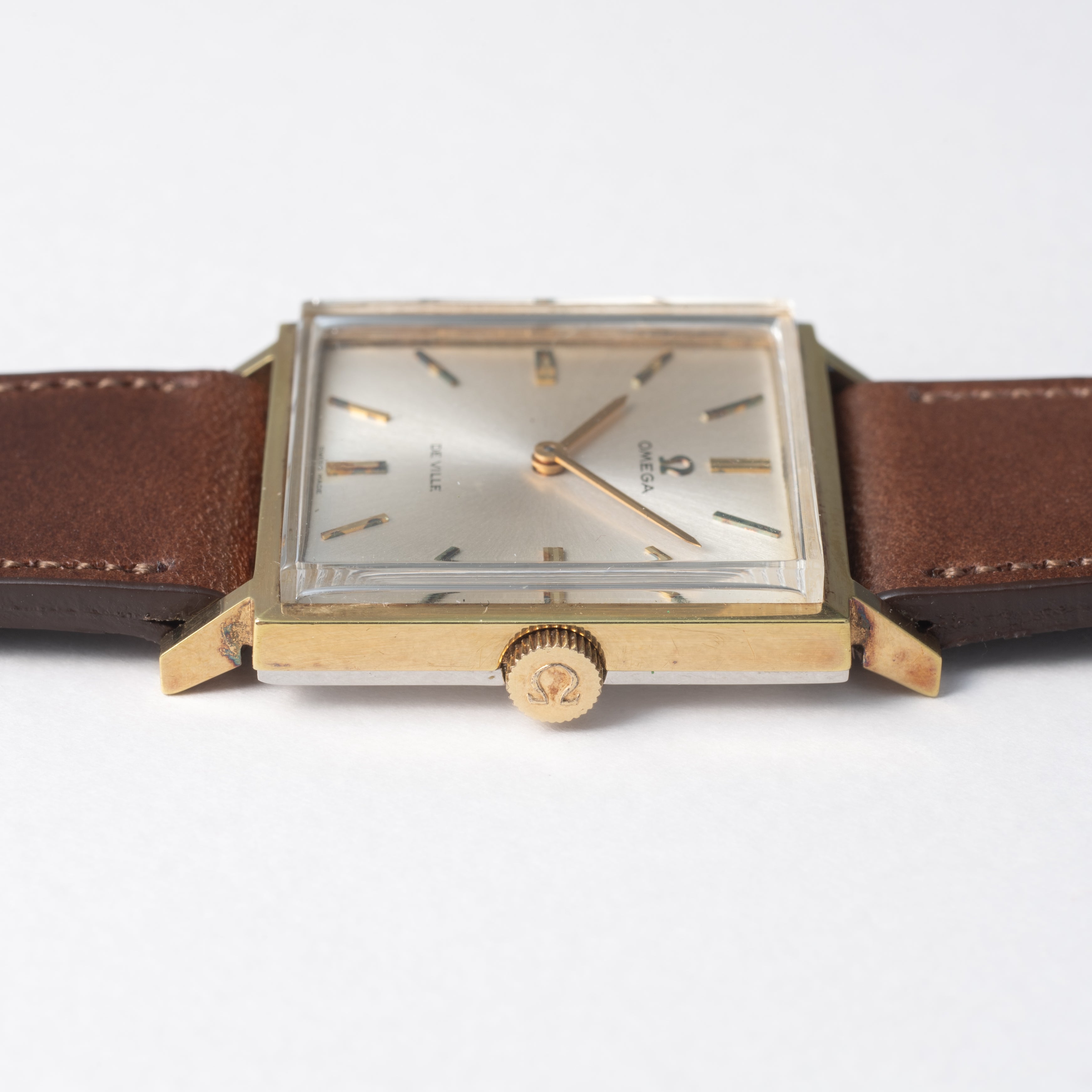 オメガ デ・ヴィル 1969年製 スクエアケース 金張り 手巻き