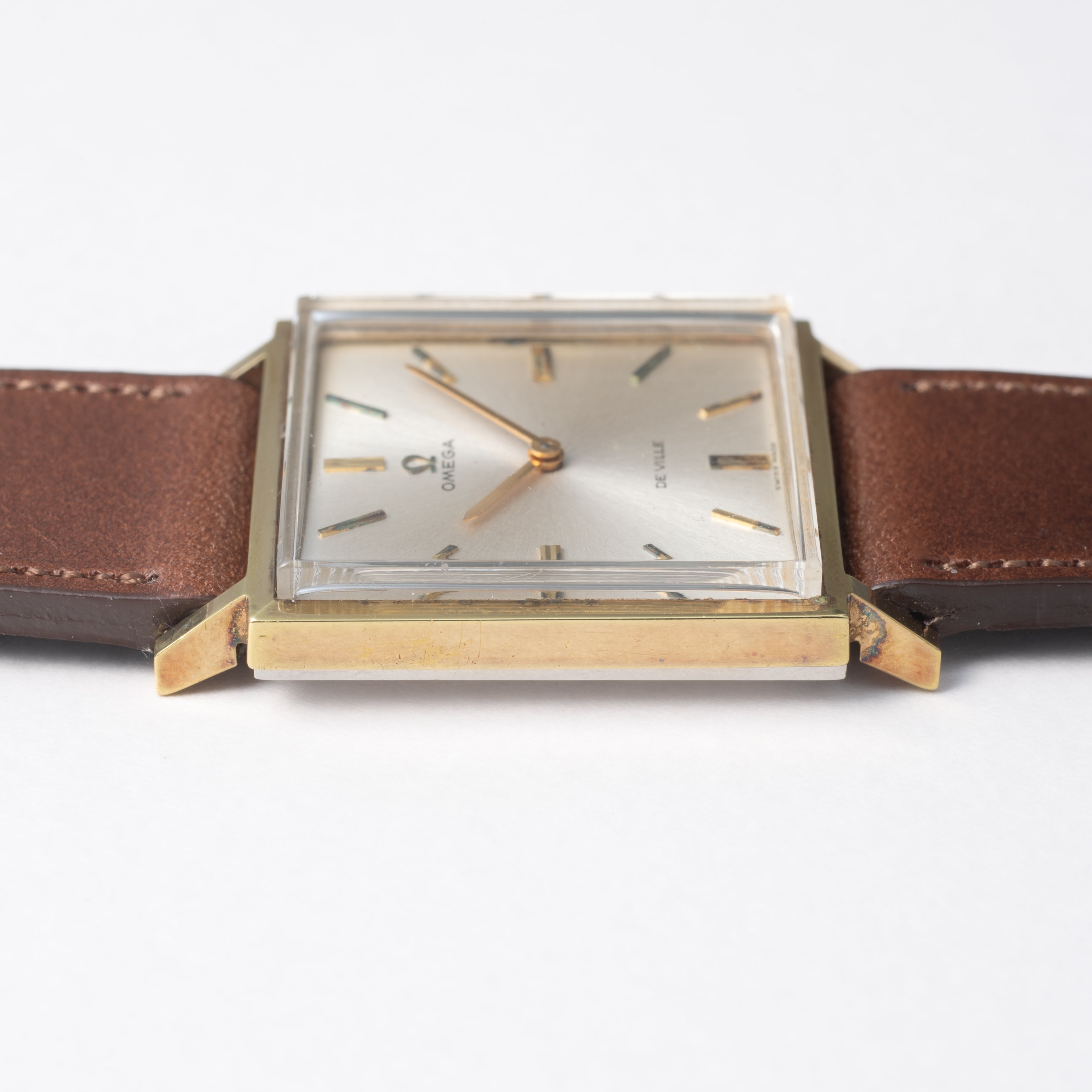 オメガ デ・ヴィル 1969年製 スクエアケース 金張り 手巻き