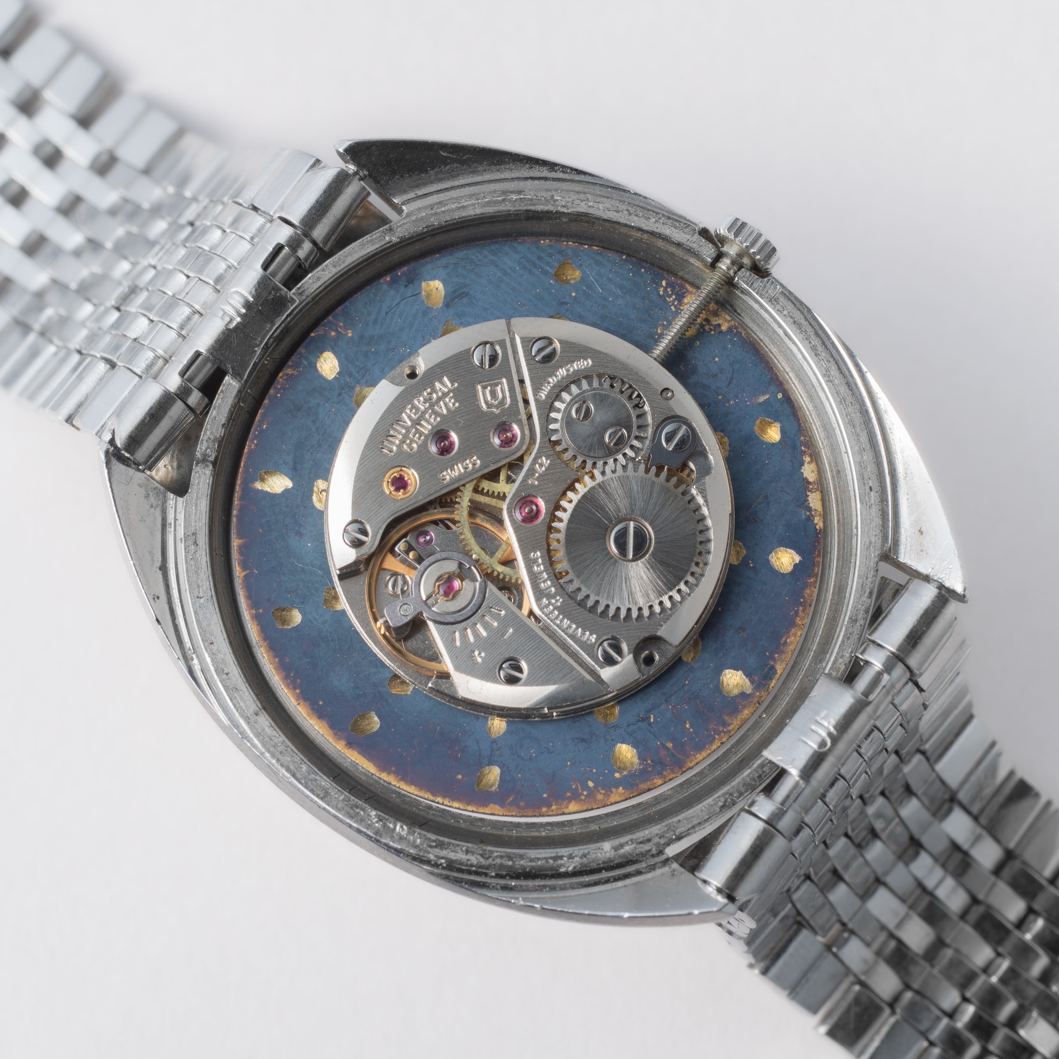 ユニバーサルジュネーブ 1970年代製 手巻き トノー型 ブルーダイヤル 純正ゲイフレアーブレス 箱付き