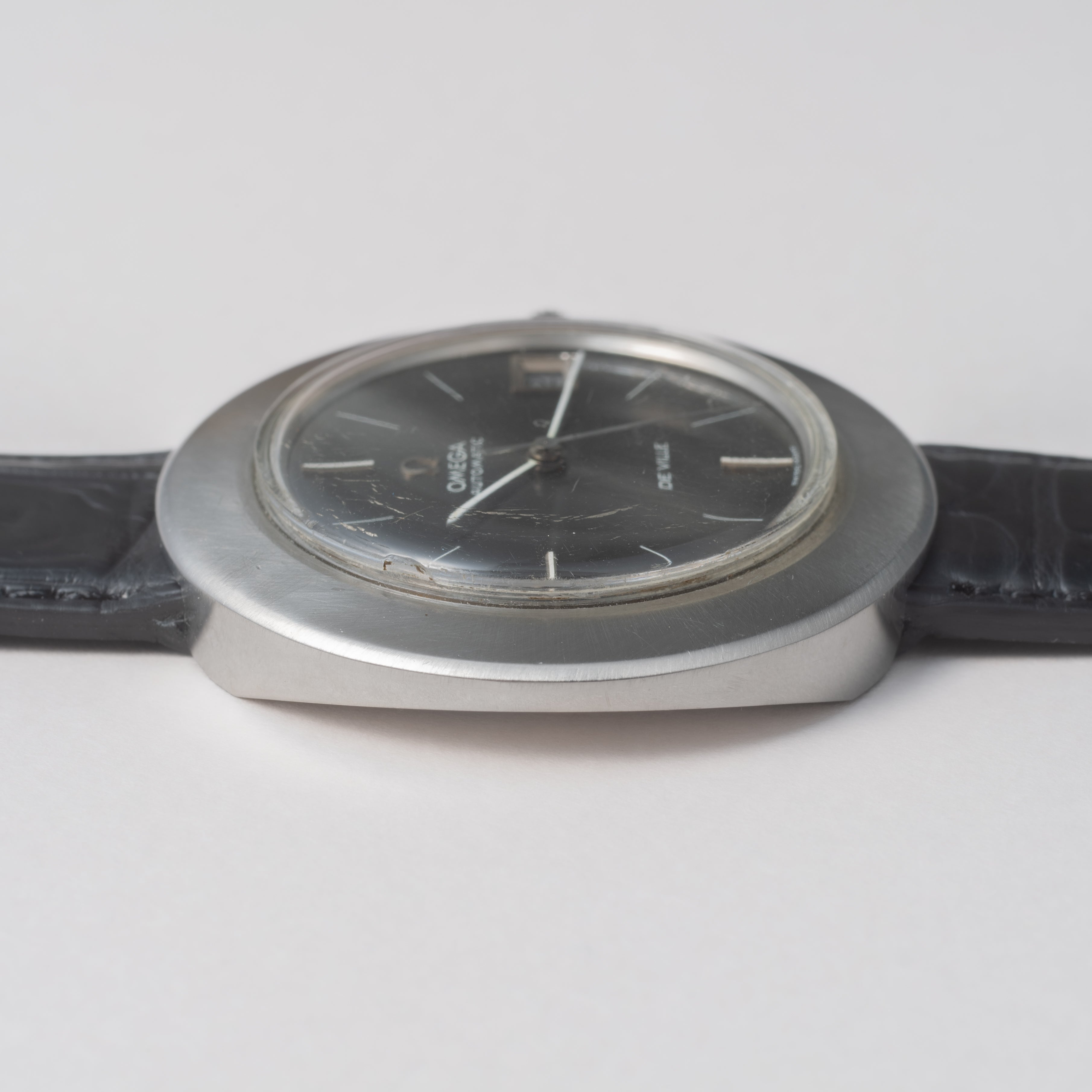 オメガ デ・ヴィル オーバルケース 1970年代製 グレーダイヤル 自動巻き