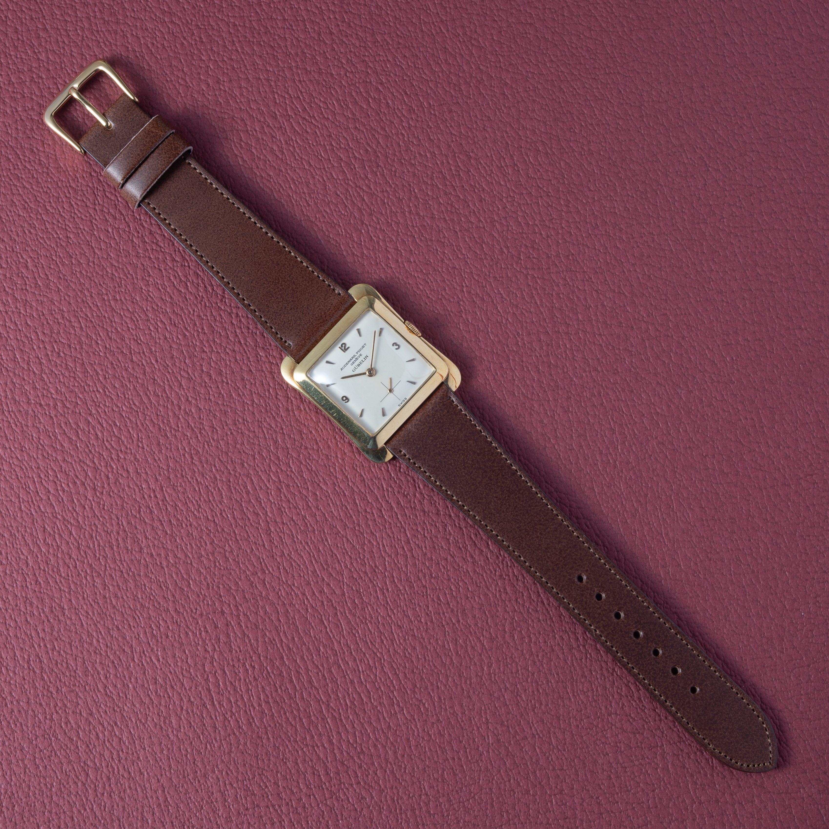 オーデマ・ピゲ 18金無垢スクエアケース ウルトラシン ギュブランWネーム 1950年代製 手巻きCal.2001