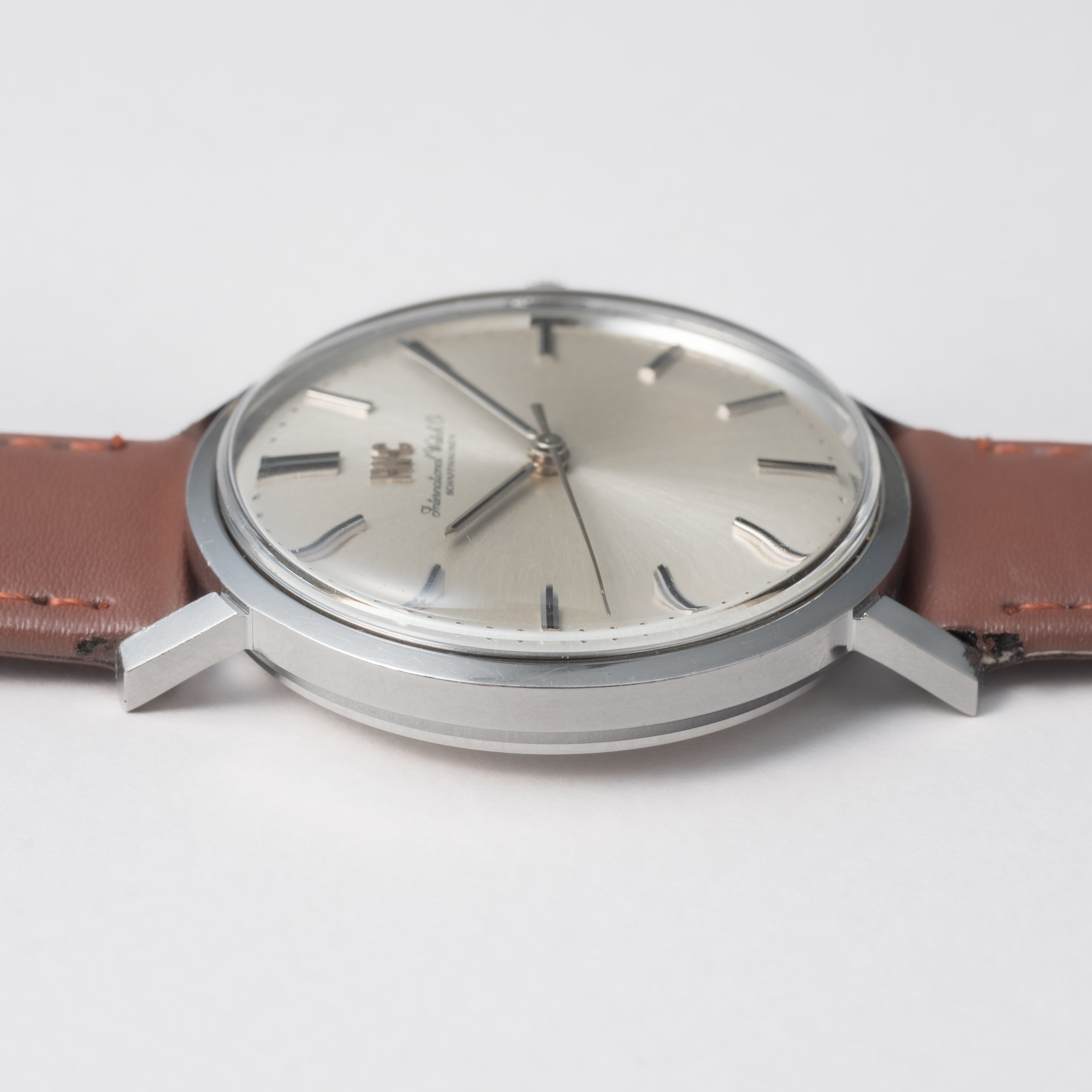 IWC ラウンドケース 1973年製 Ref.1818 手巻き Cal.89 シルバーダイヤル