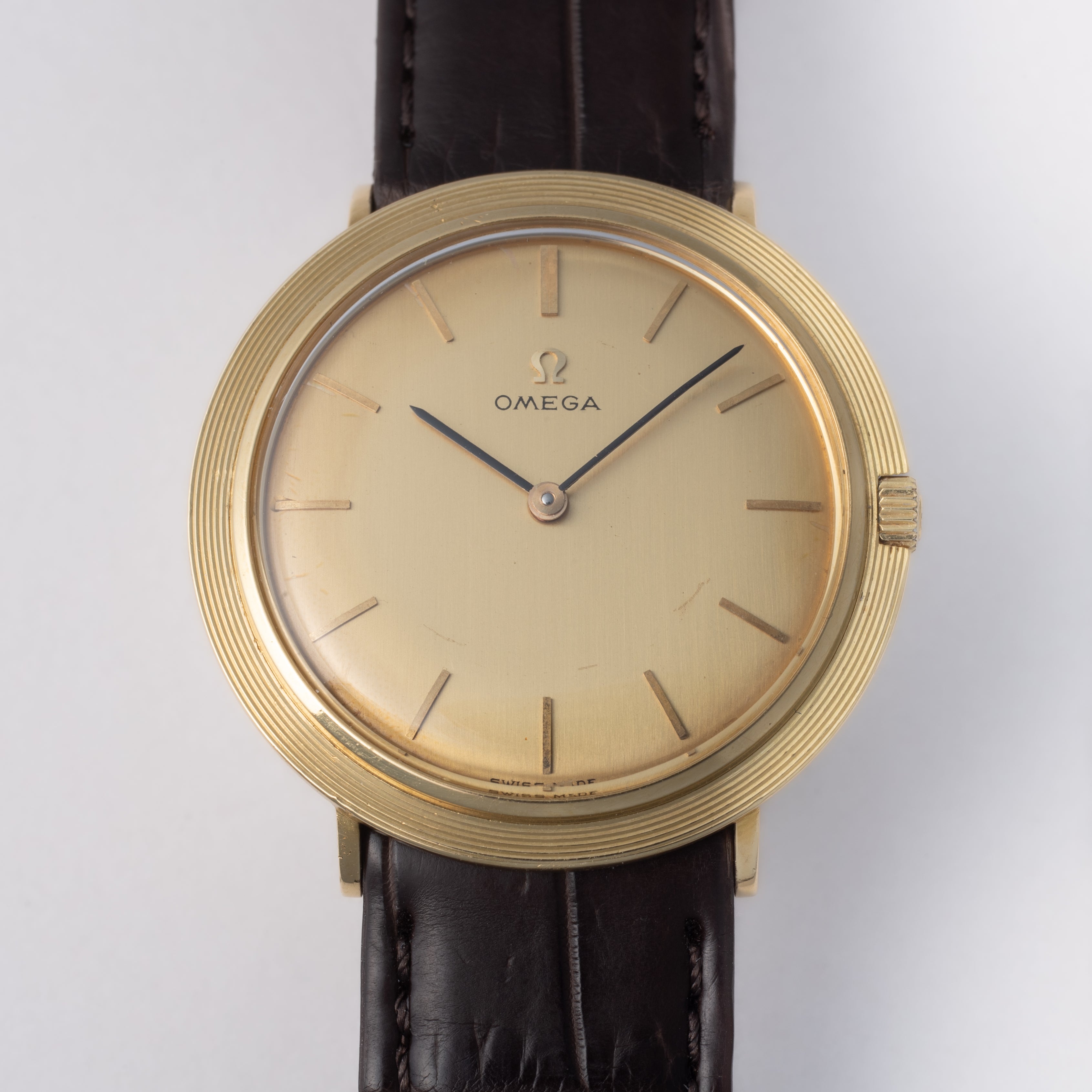 オメガ ラウンドケース 1966年製 Ref.111072 18金無垢 手巻き