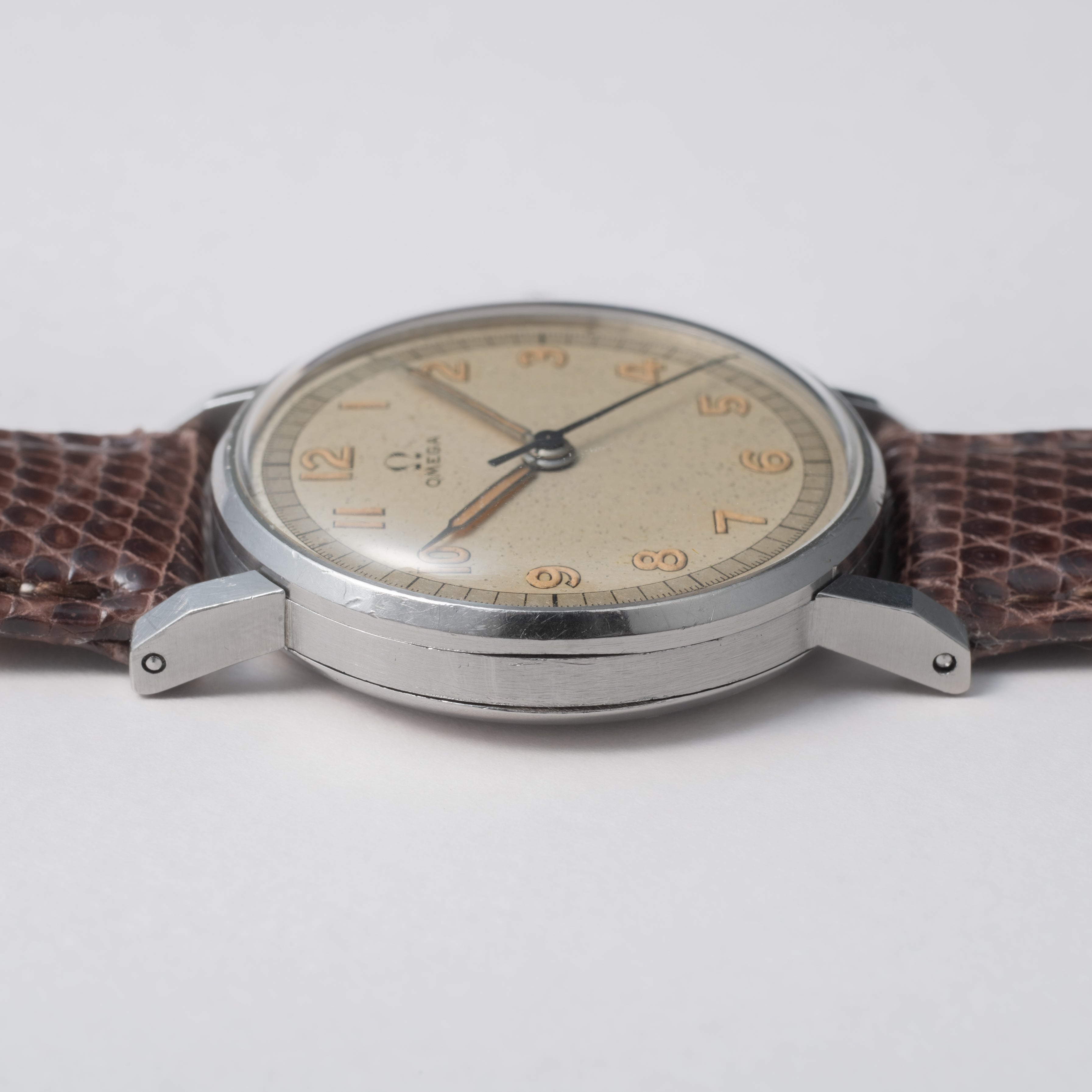 オメガ 30mmキャリバー 1947年製 Ref.2242/3 手巻き Cal.30T2SCPC 全アラビアダイヤル