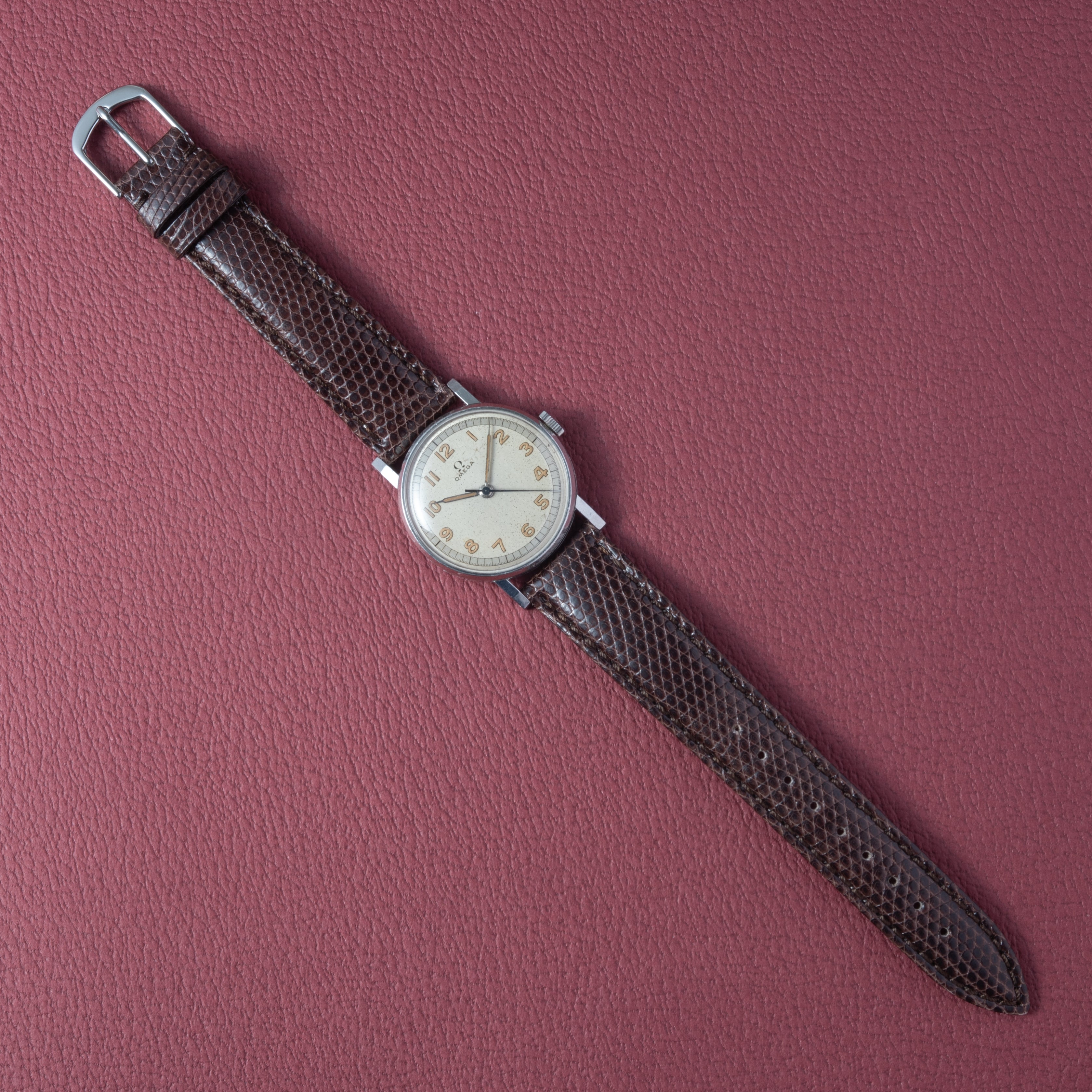 オメガ 30mmキャリバー 1947年製 Ref.2242/3 手巻き Cal.30T2SCPC 全アラビアダイヤル