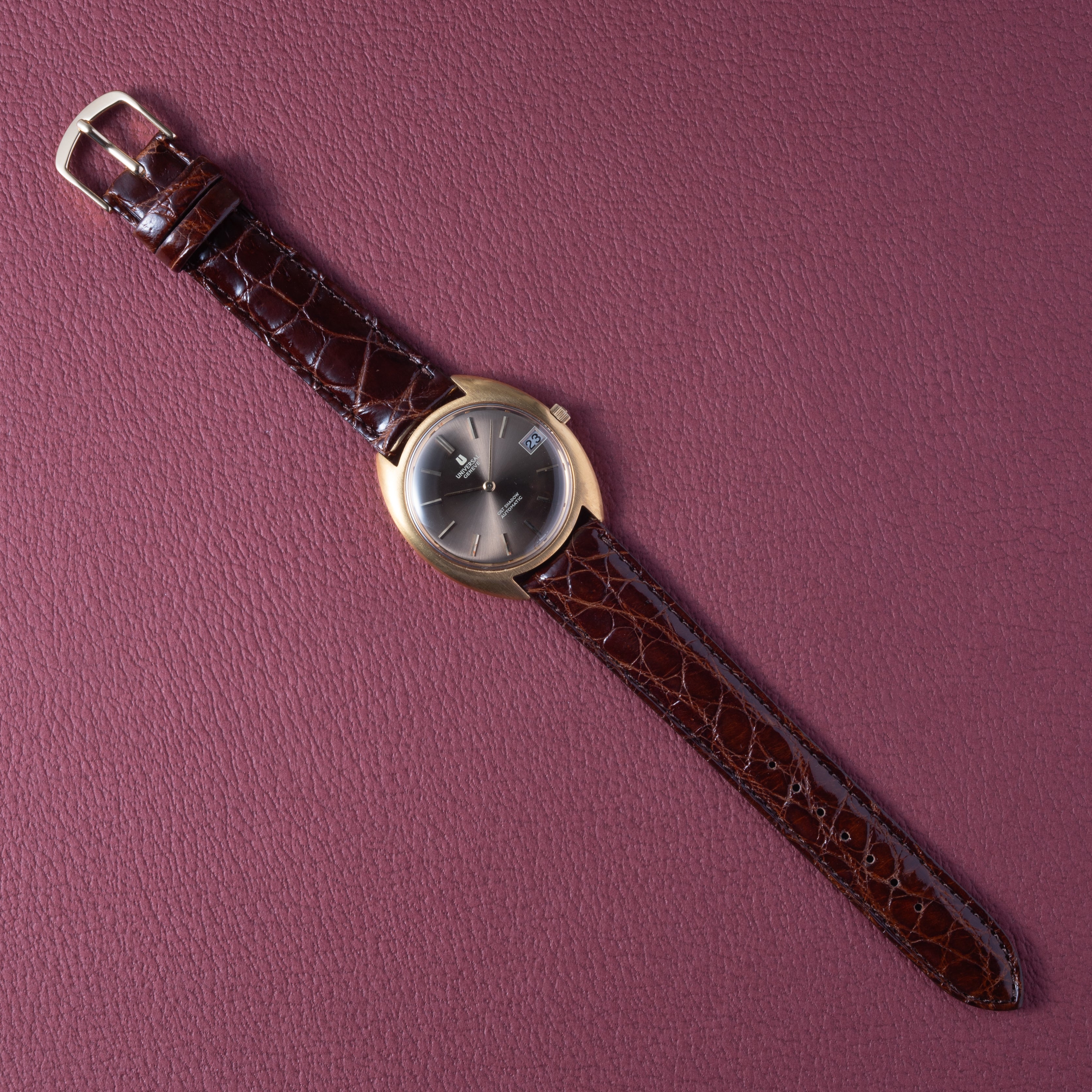 ユニバーサル・ジュネーブ ギルドシャドウ マイクロローター自動巻き Cal.2‐67 1980刻印 1970年代製