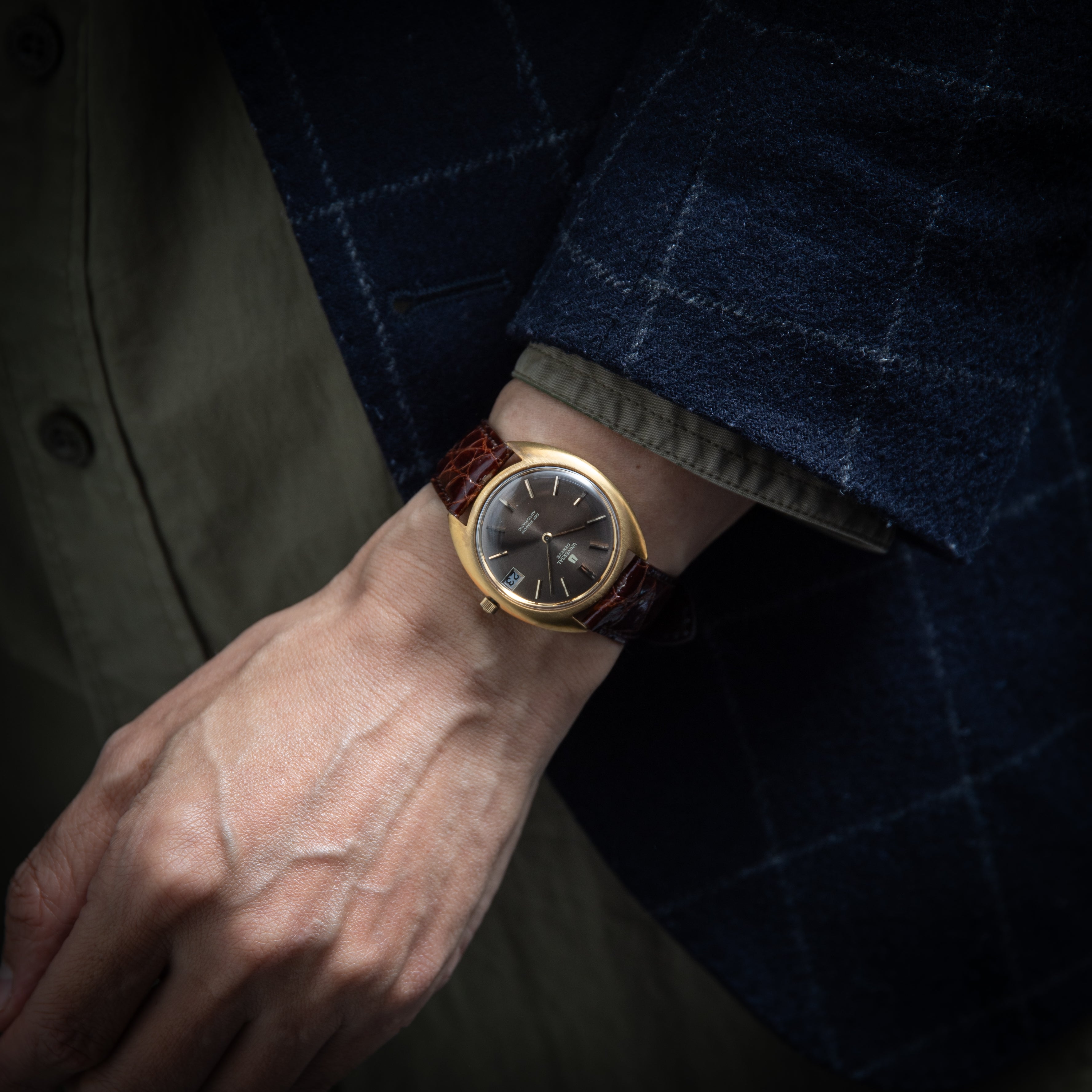 ユニバーサル・ジュネーブ ギルドシャドウ マイクロローター自動巻き Cal.2‐67 1980刻印 1970年代製