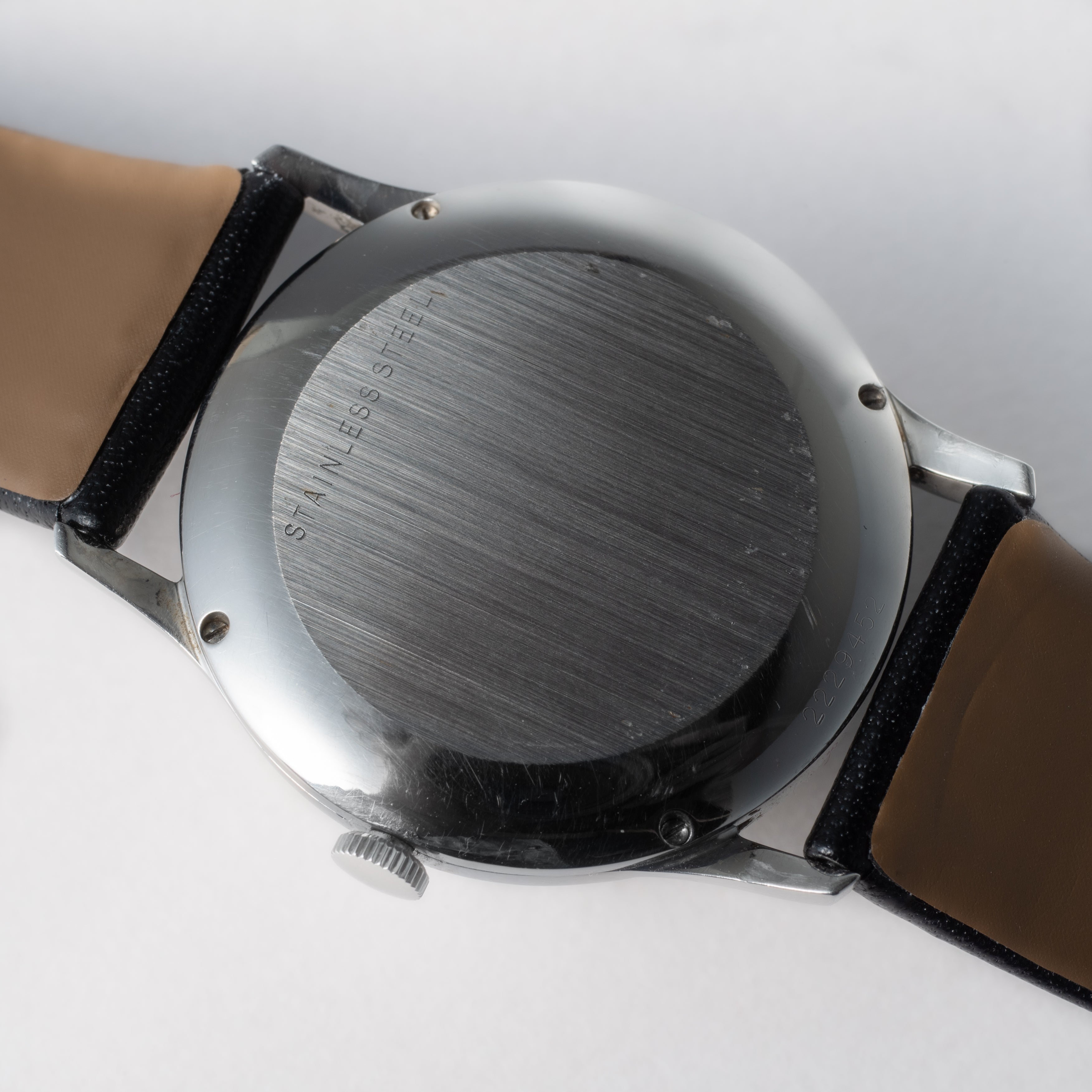 IWC ラウンドケース デイト 1979年製 ジャガールクルトムーブ 自動巻き Cal.3252