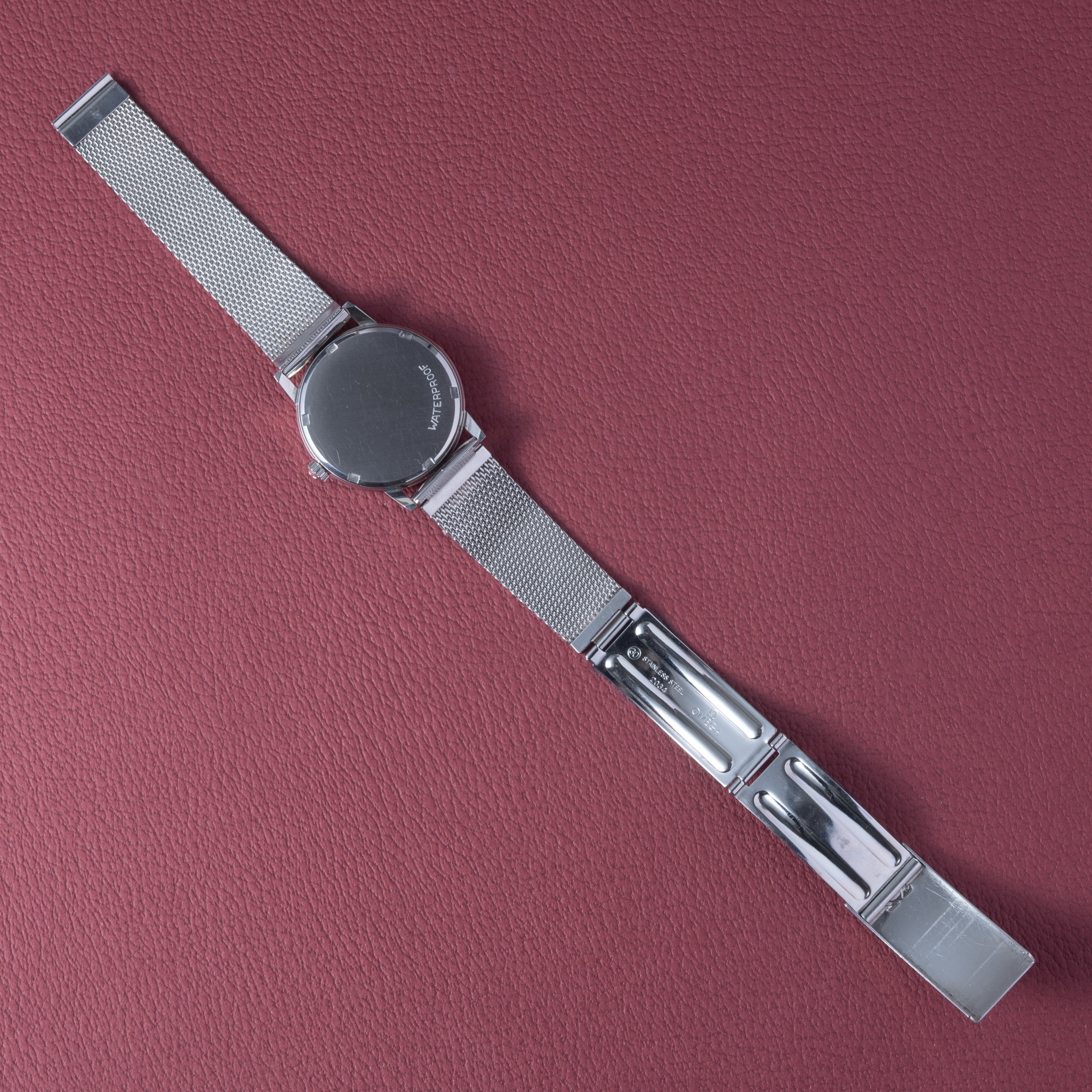 オメガ ジュネーブ ラウンドケース ホワイトアラビア 手巻き 1969年 Ref.135.011 Cal.601 メッシュブレス付き