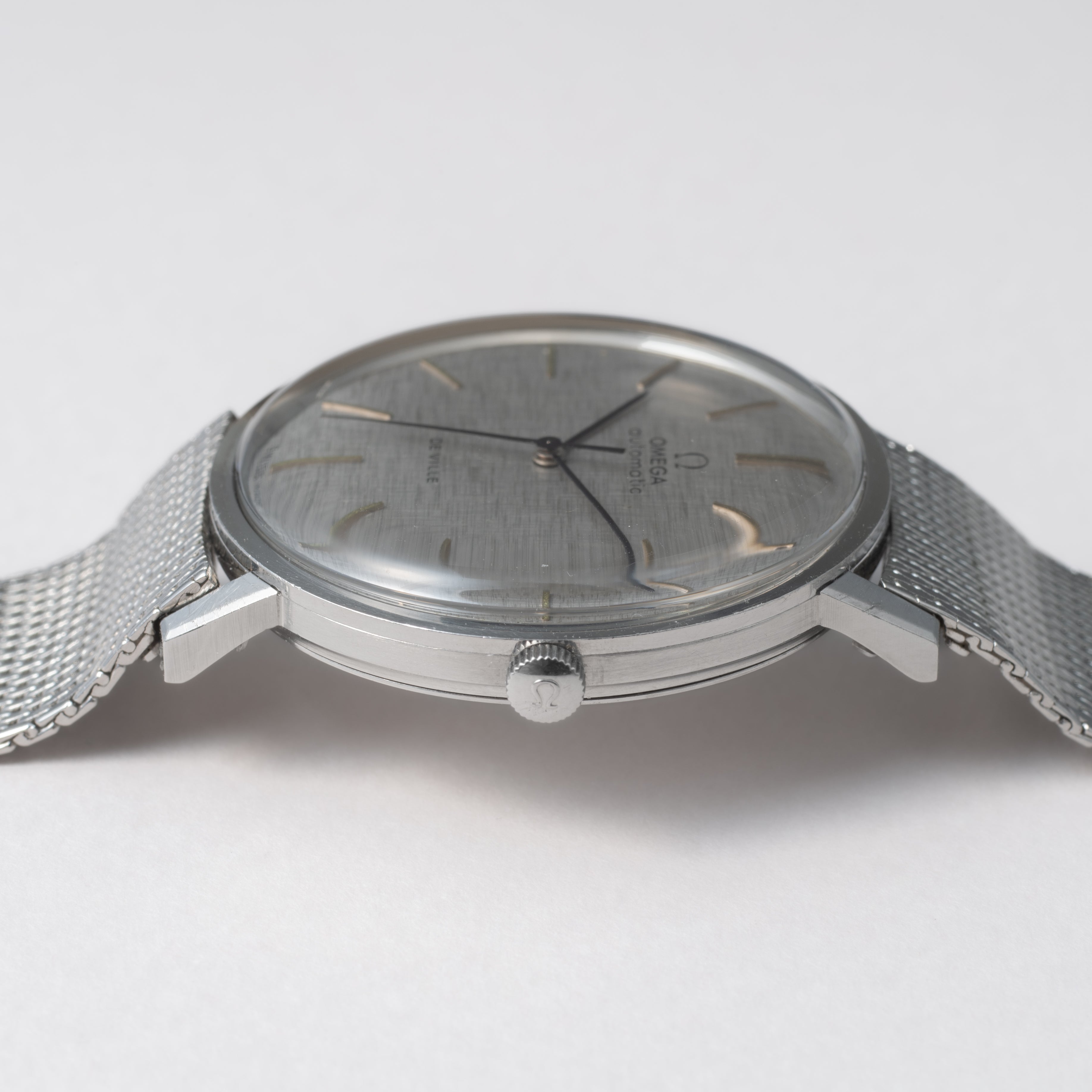 オメガ デ・ヴィル ラウンドケース リネンダイアル 1968年製 自動巻き Cal.711 純正メッシュブレス付き