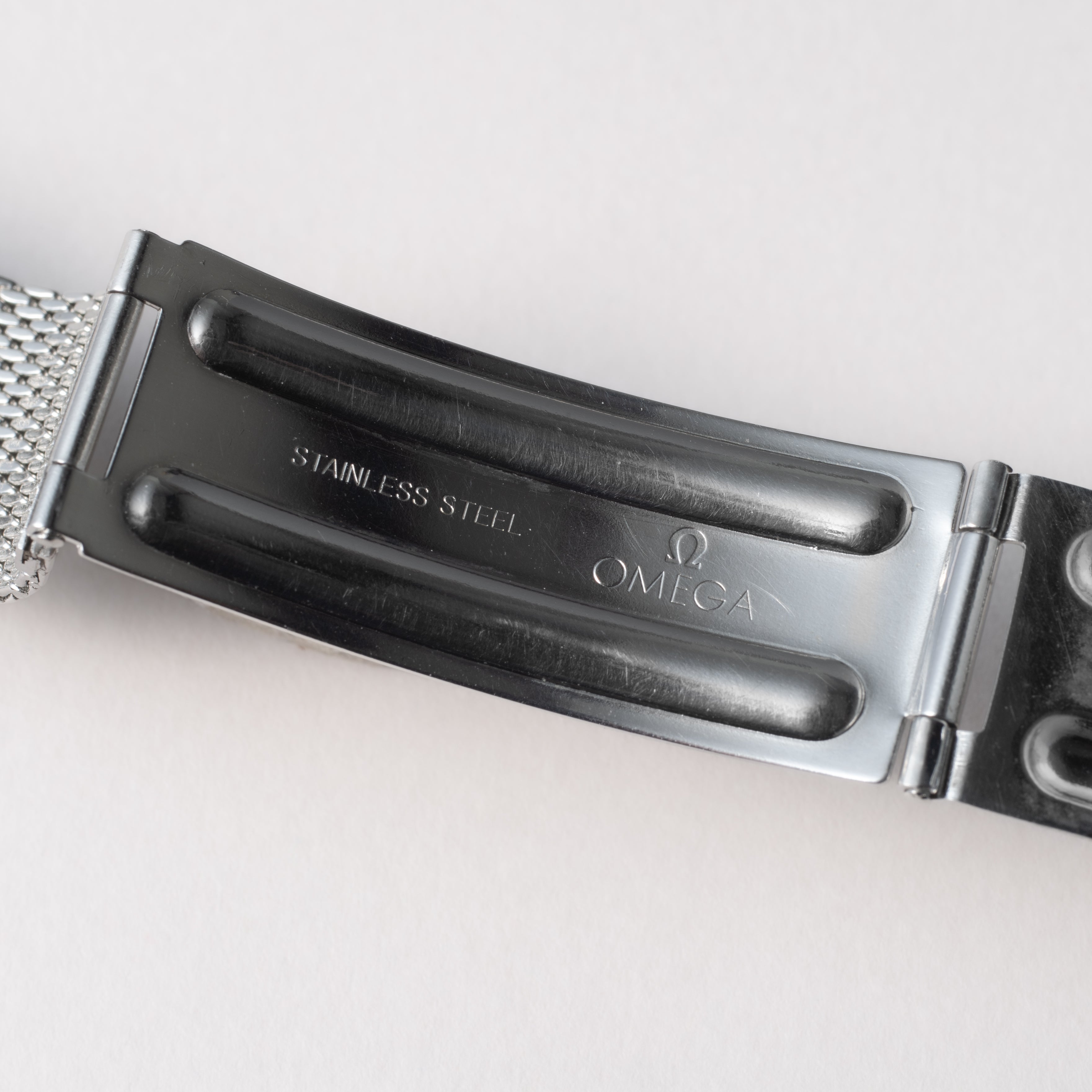 オメガ デ・ヴィル ラウンドケース リネンダイアル 1968年製 自動巻き Cal.711 純正メッシュブレス付き