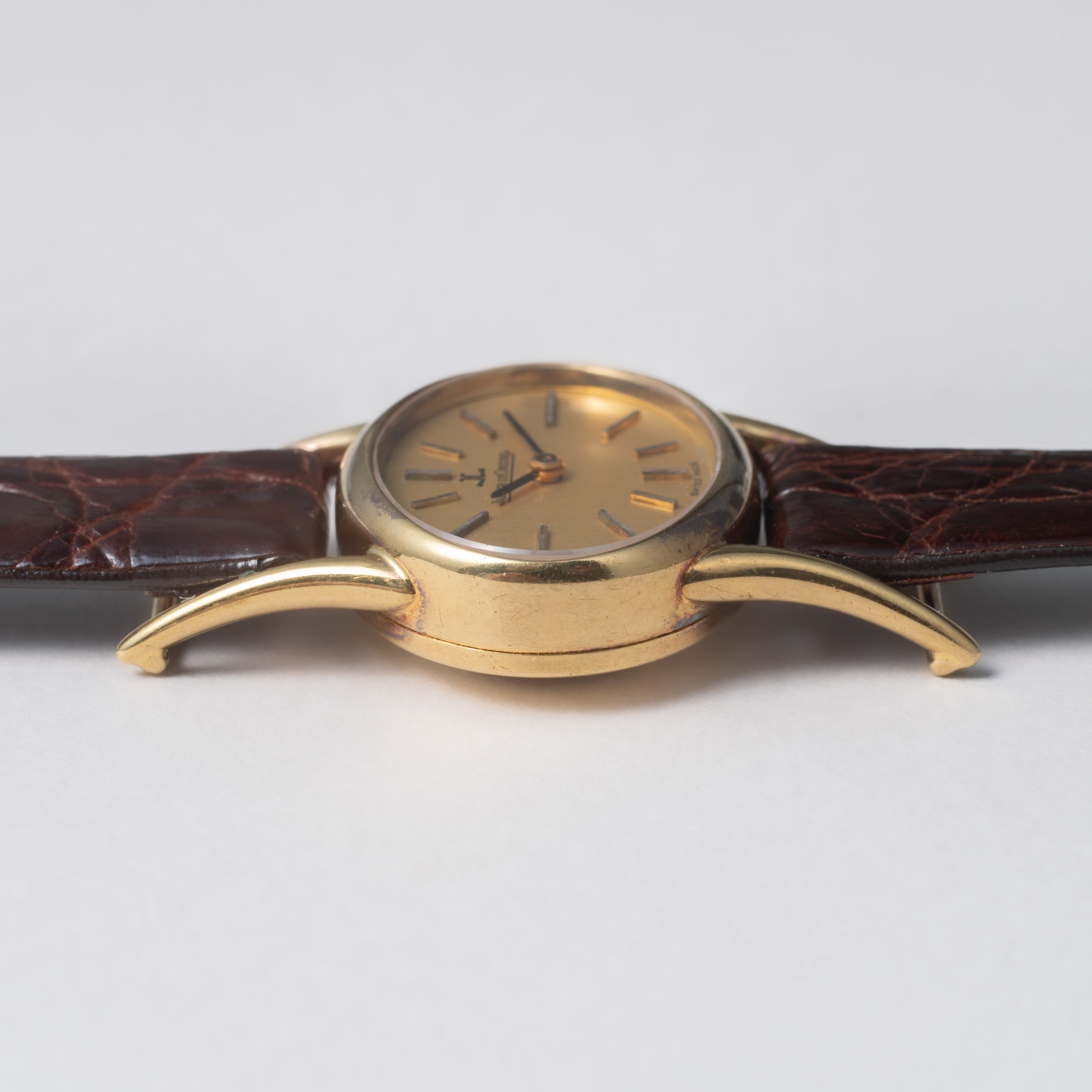 ジャガールクルト 18金無垢イエローゴールド レディースウォッチ 1970年代製 手巻き