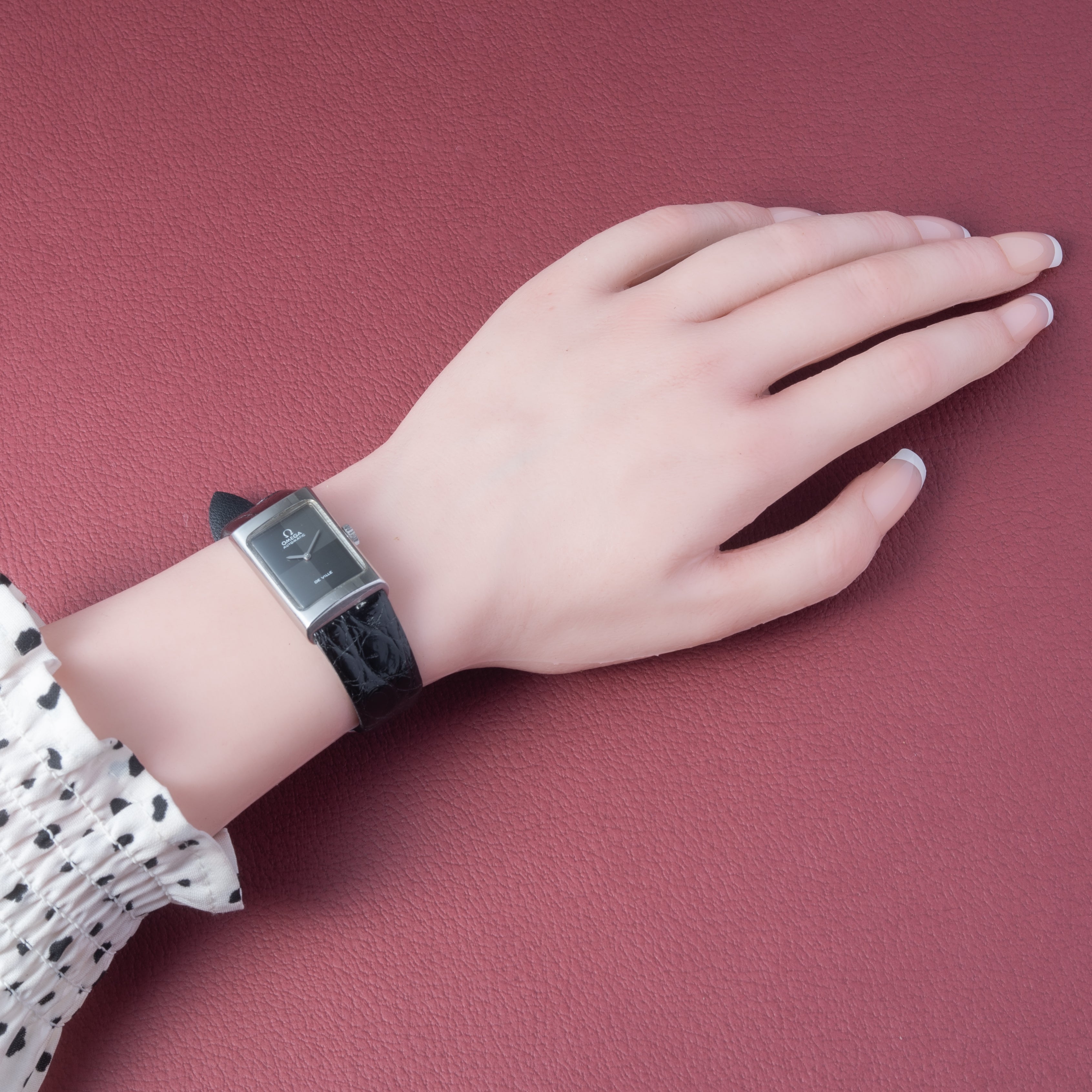 オメガ デ・ヴィル レクタングルモデル 1972年製 自動巻 ユニセックスサイズ