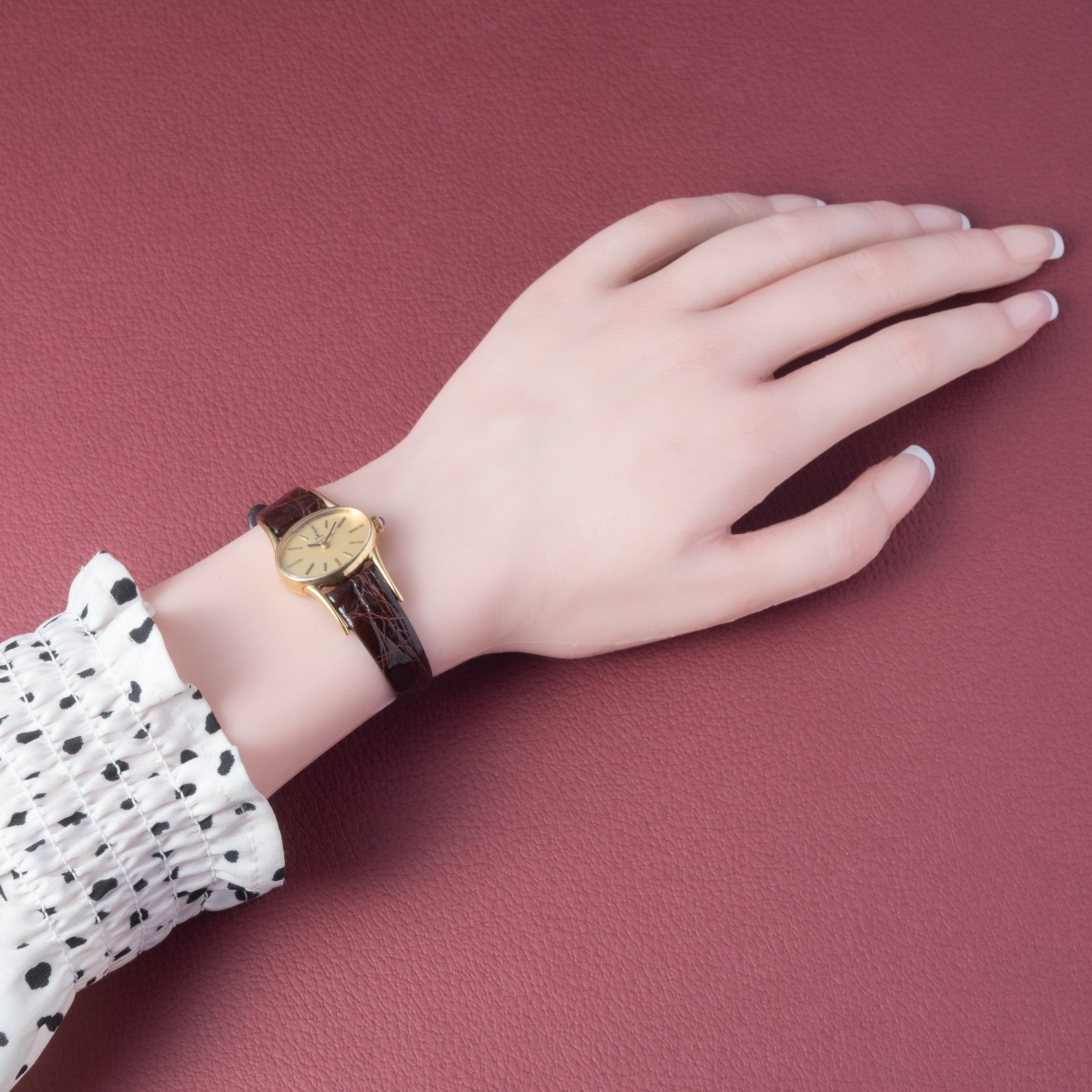 ジャガールクルト 18金無垢イエローゴールド レディースウォッチ 1970年代製 手巻き