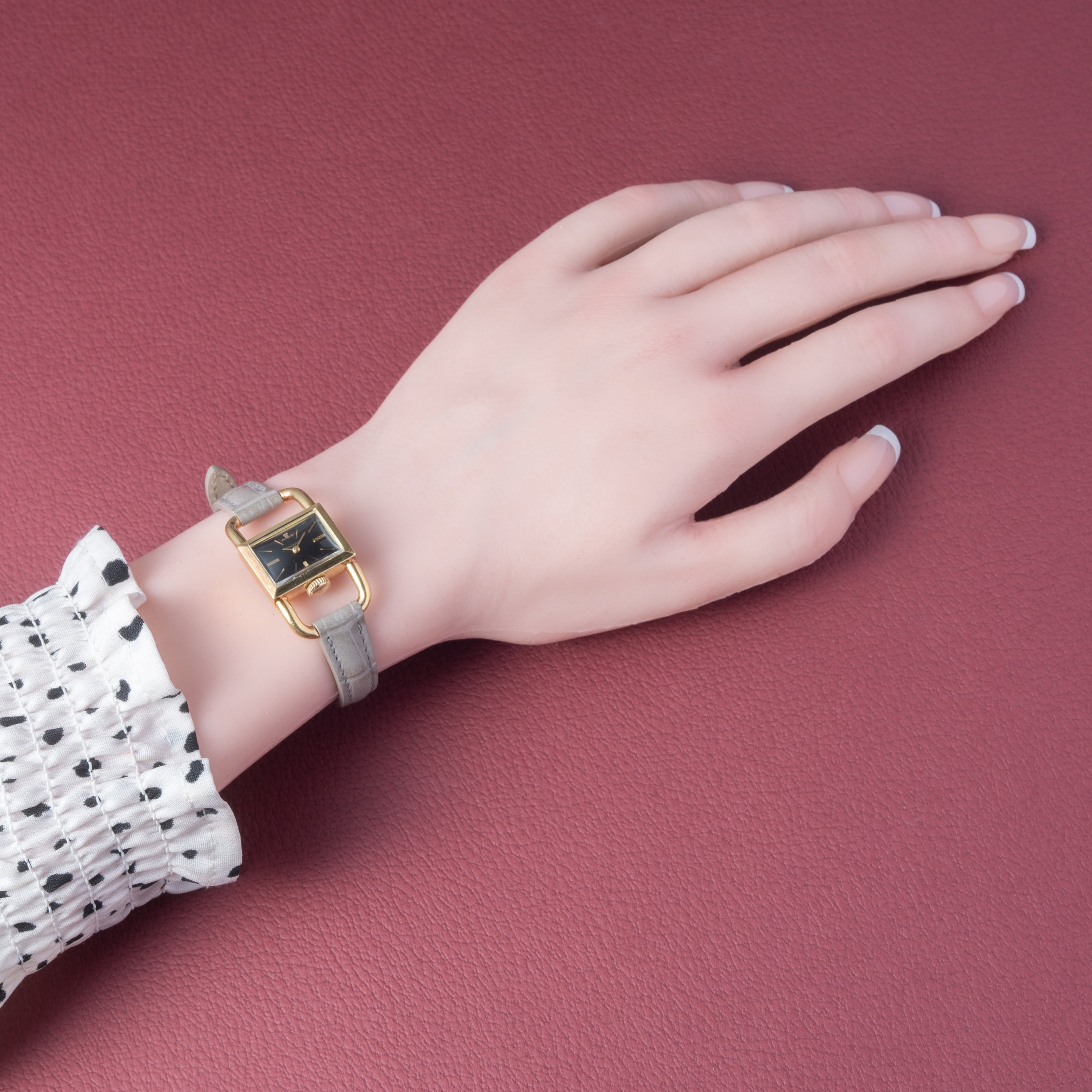 ジャガー・ルクルト 18金無垢レディースウォッチ エトリエ 1970年代製 ブラックダイヤル 手巻き