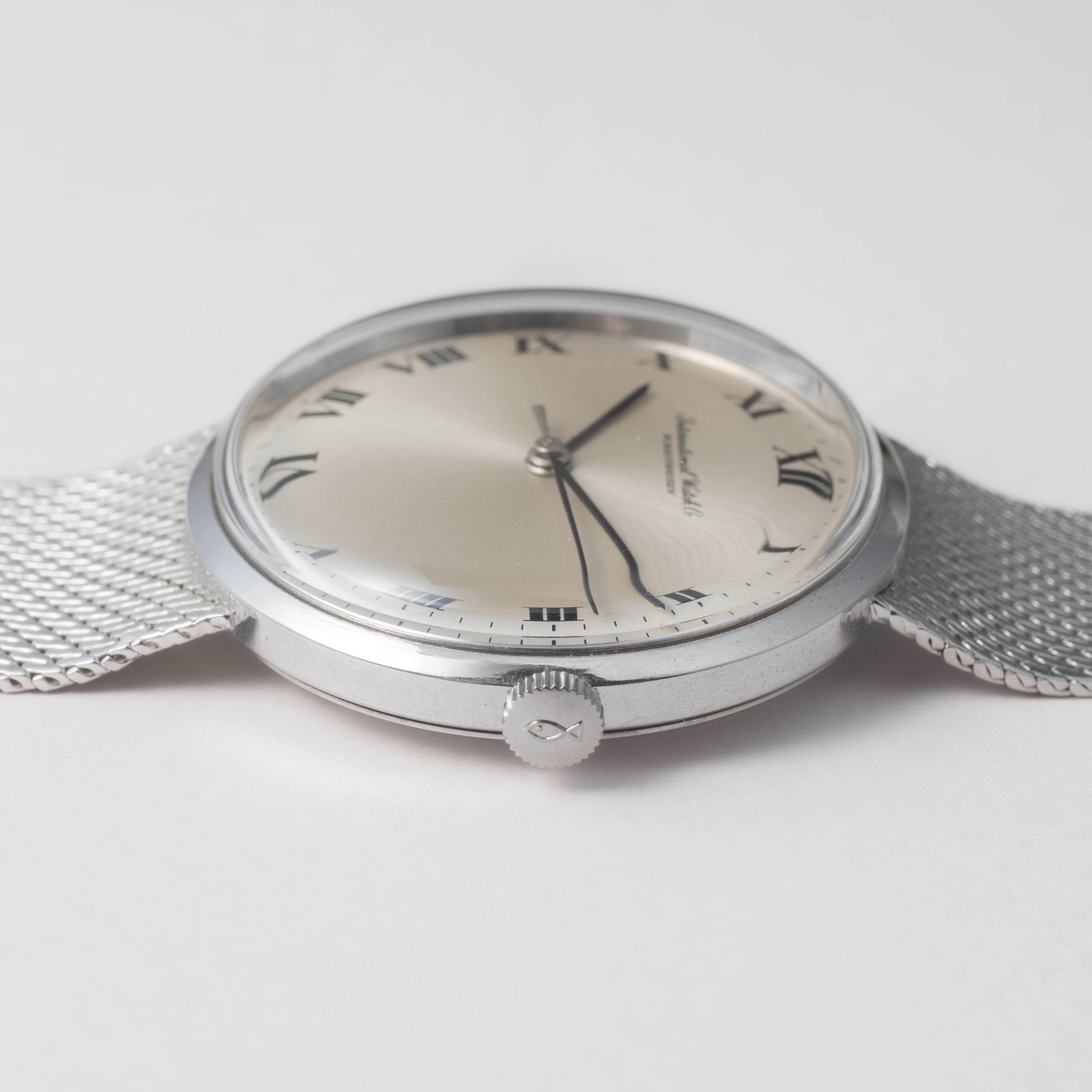 IWC ラウンドケース ローマンダイヤル 1973年製 手巻き Cal.403 お魚リューズ