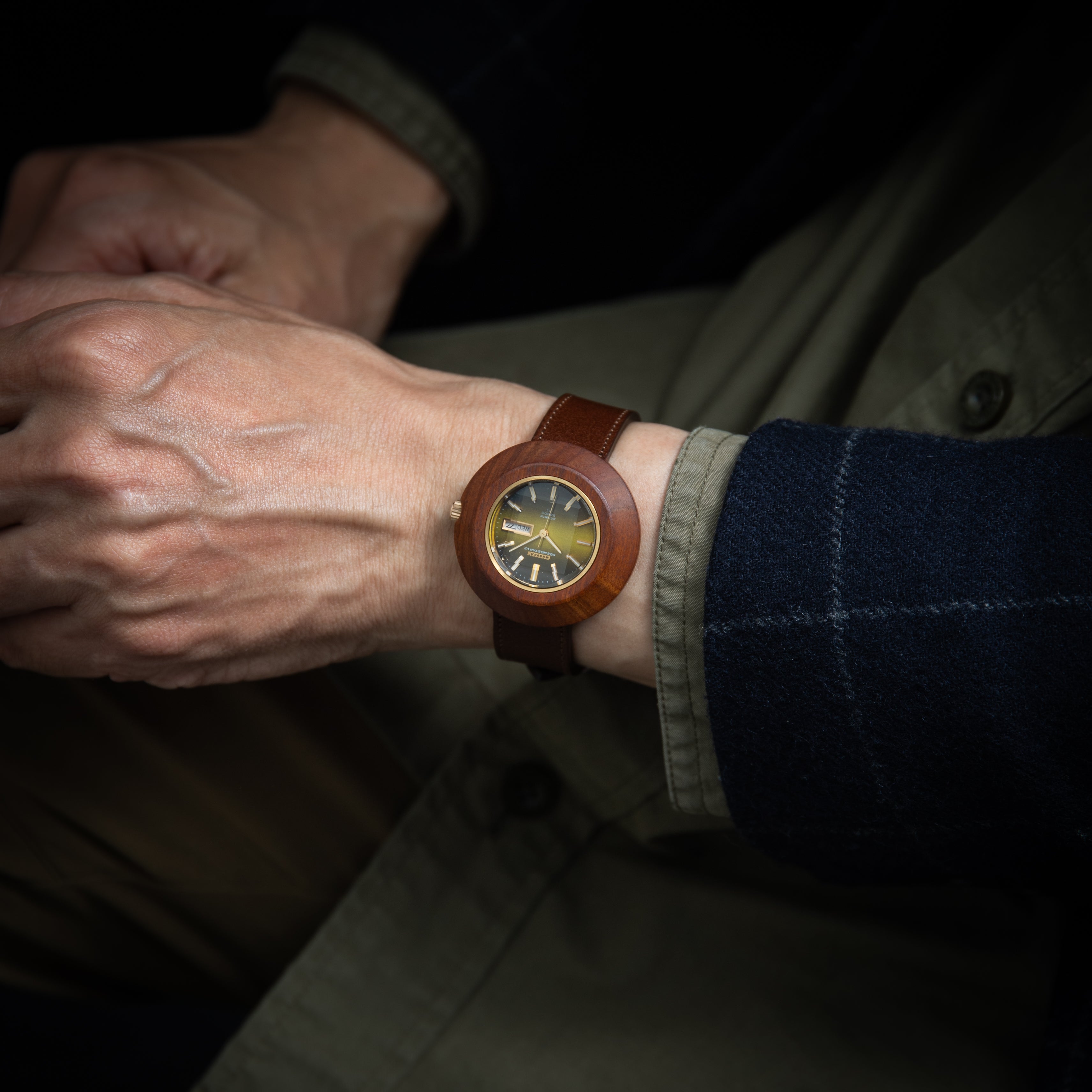 シチズン コスモスターV2 アフロクラフトケース(木製)青虎目文字盤 ハイビート自動巻き 1973年製 未使用品